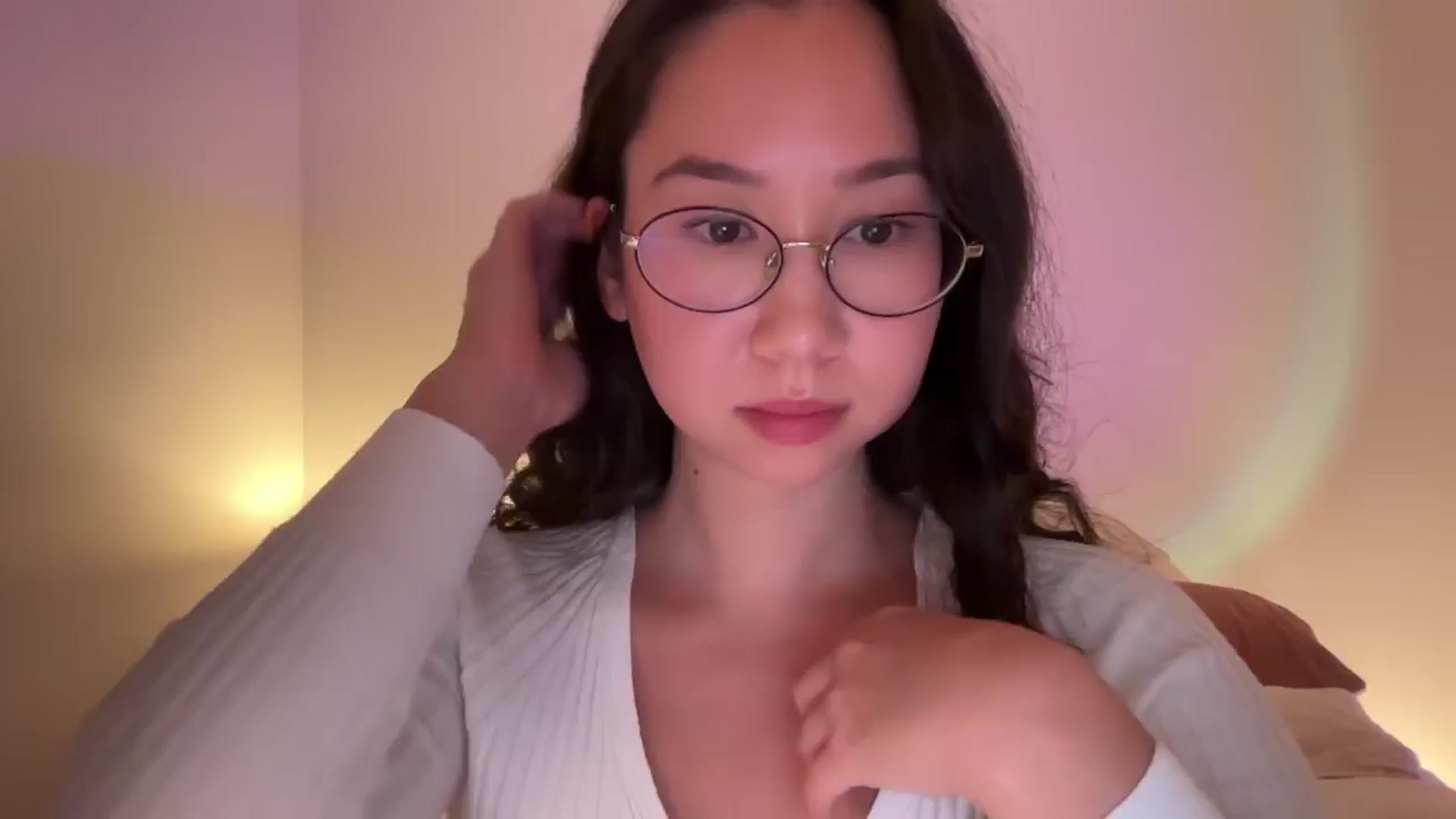 Gallery image thumbnail from cute_asian69's myfreecams stream on, 09/22/2024, 24:11 image 17 of 20
