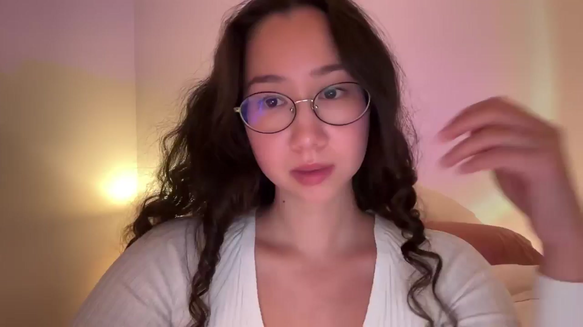 Gallery image thumbnail from cute_asian69's myfreecams stream on, 09/22/2024, 24:11 image 13 of 20
