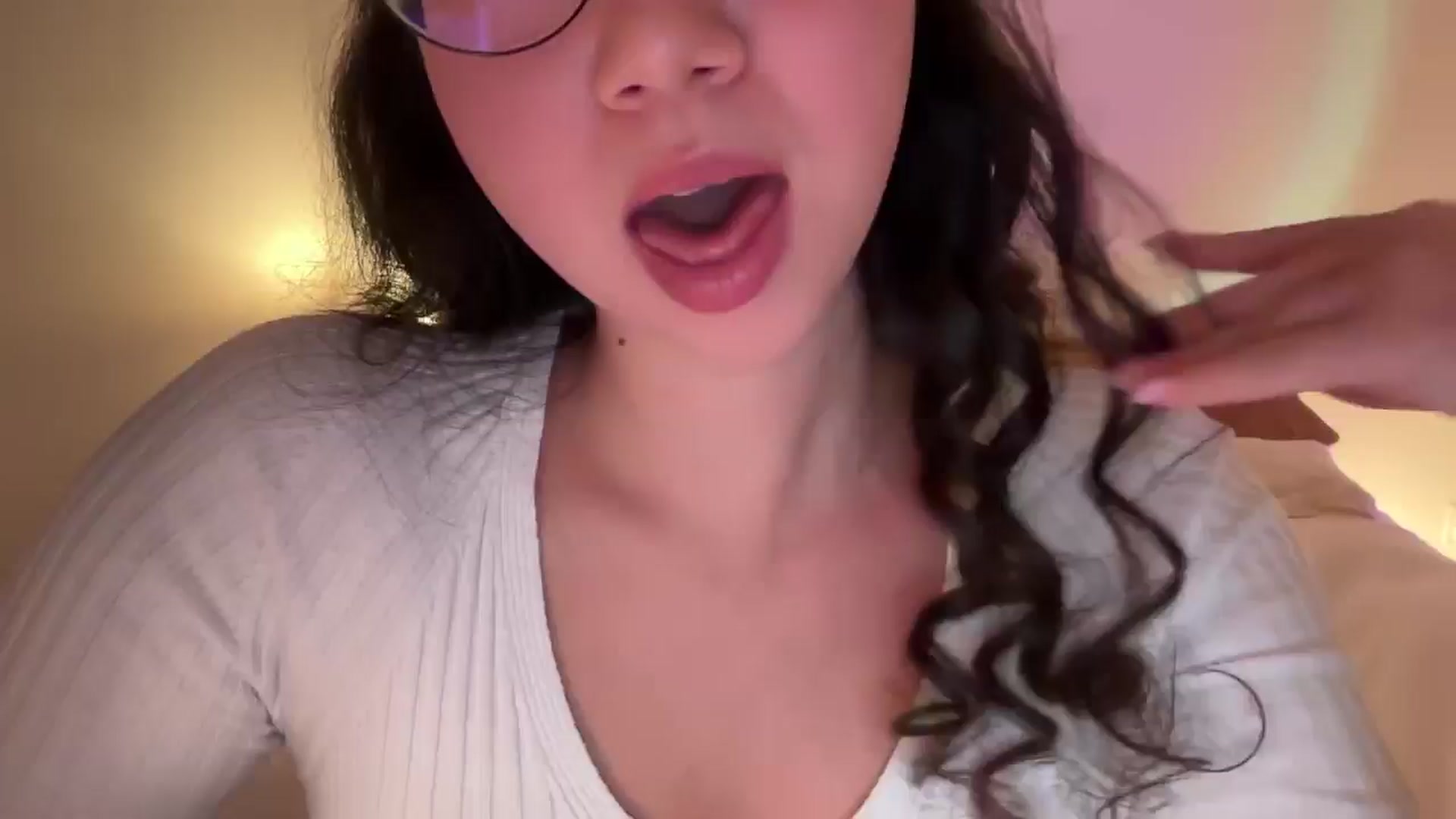 Gallery image thumbnail from cute_asian69's myfreecams stream on, 09/22/2024, 24:11 image 11 of 20