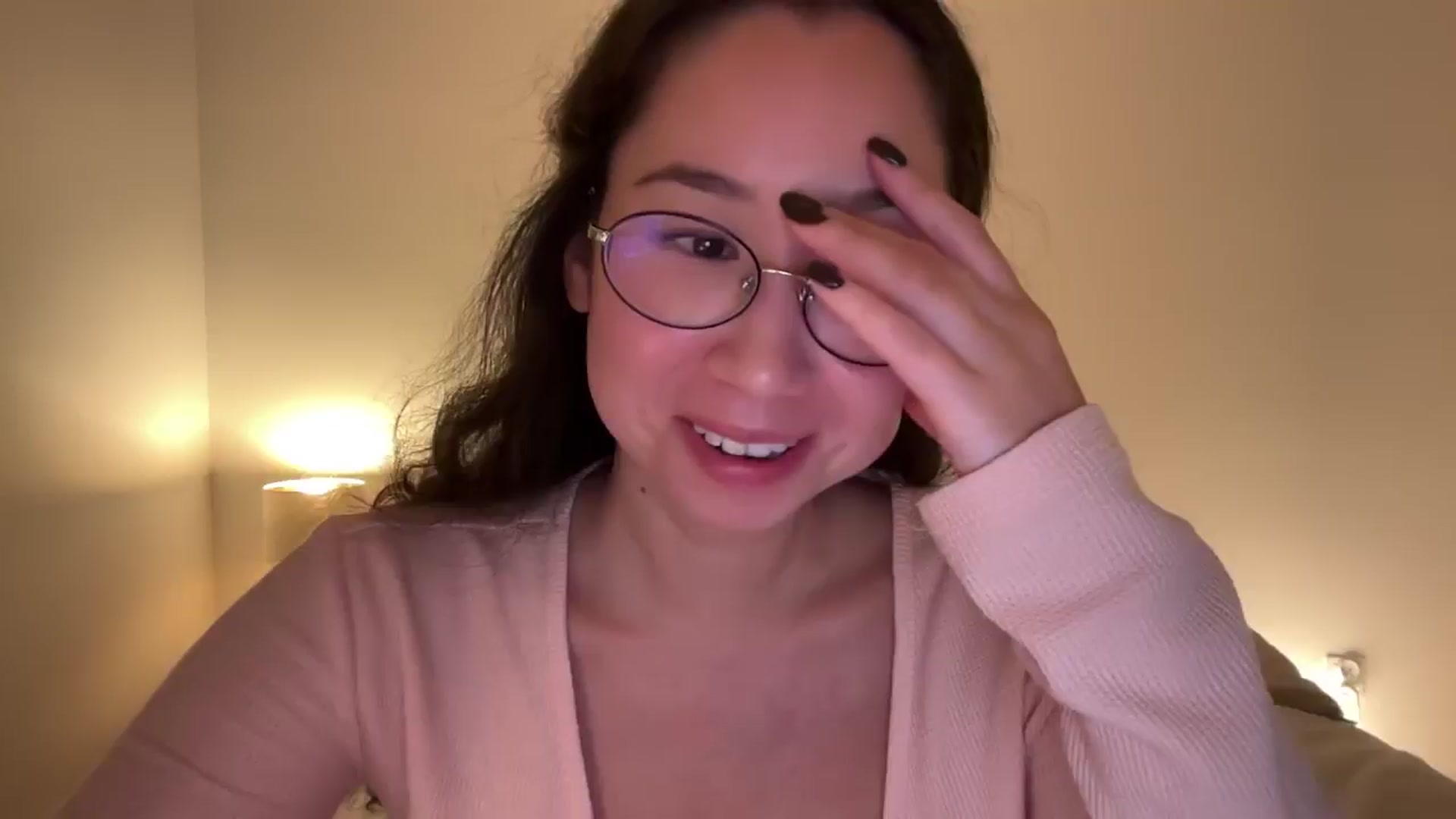 Gallery image thumbnail from cute_asian69's myfreecams stream on, 09/26/2024, 24:27 image 19 of 20