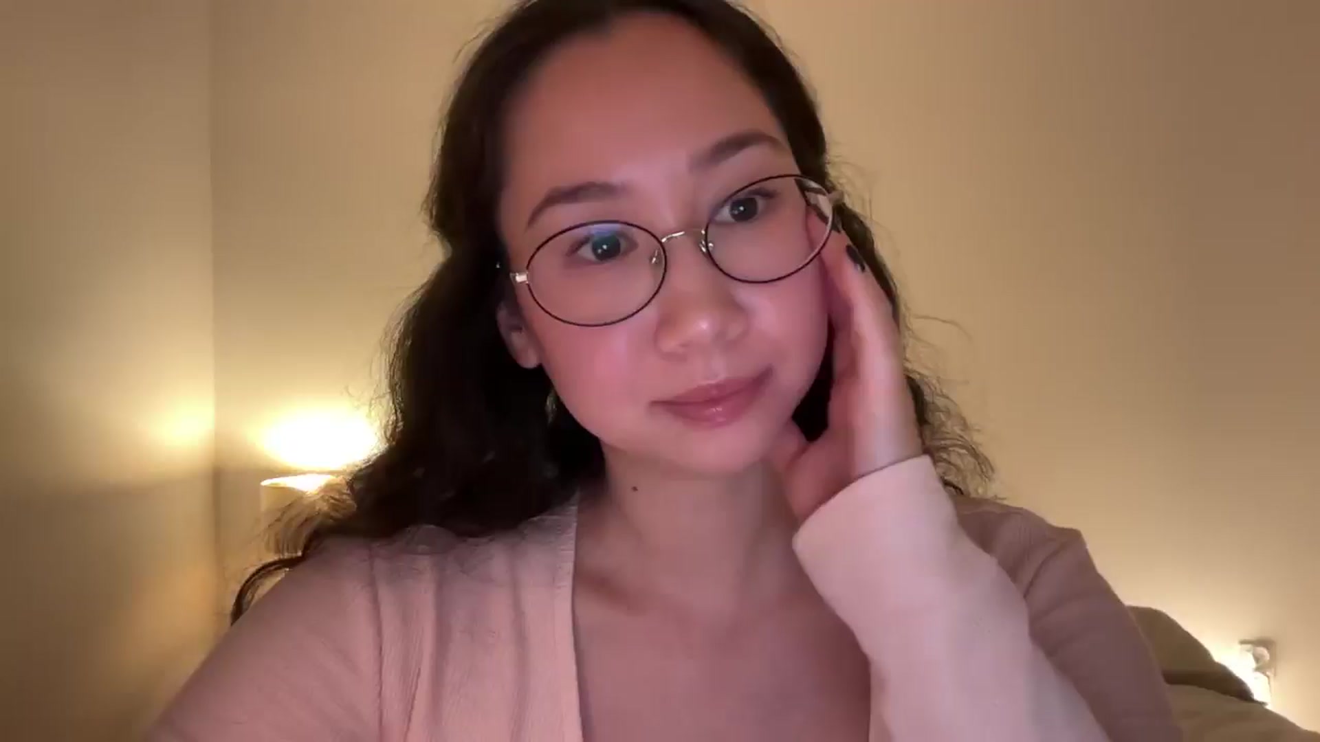 Gallery image thumbnail from cute_asian69's myfreecams stream on, 09/26/2024, 24:27 image 6 of 20