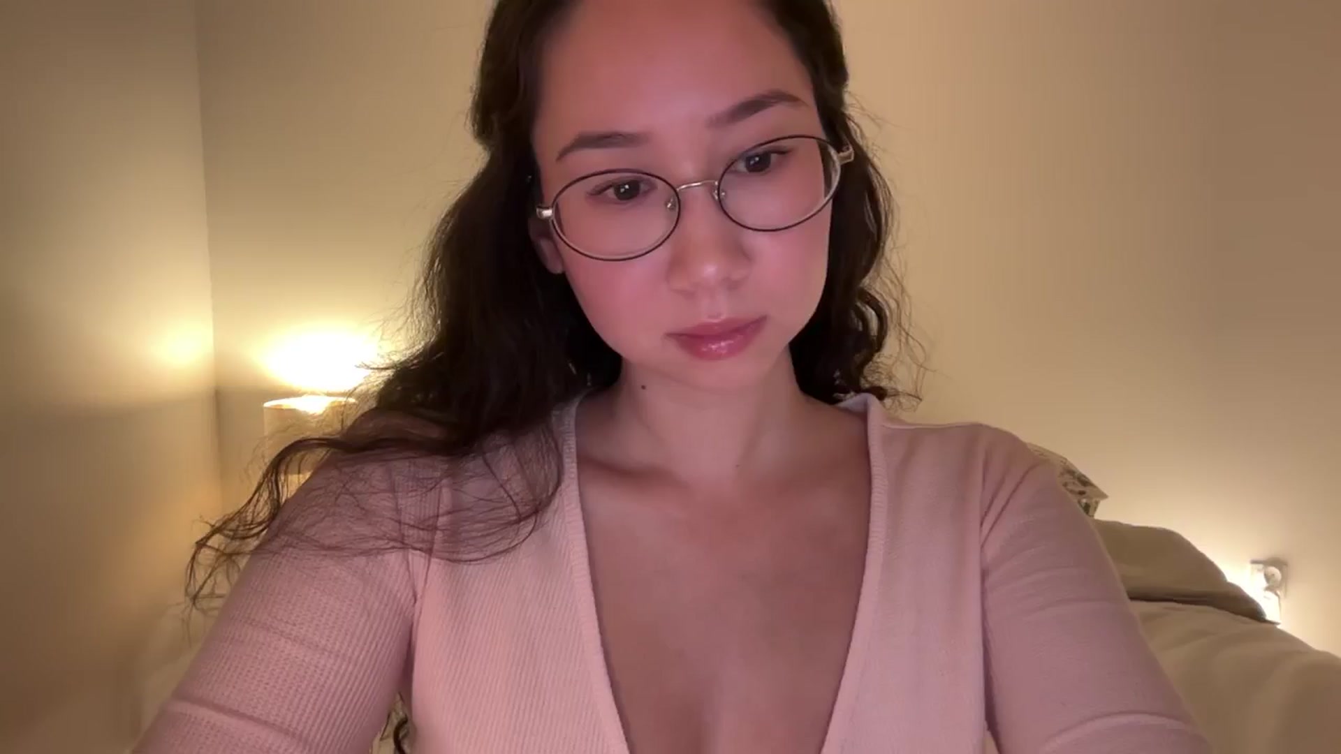 Gallery image thumbnail from cute_asian69's myfreecams stream on, 09/26/2024, 24:27 image 3 of 20