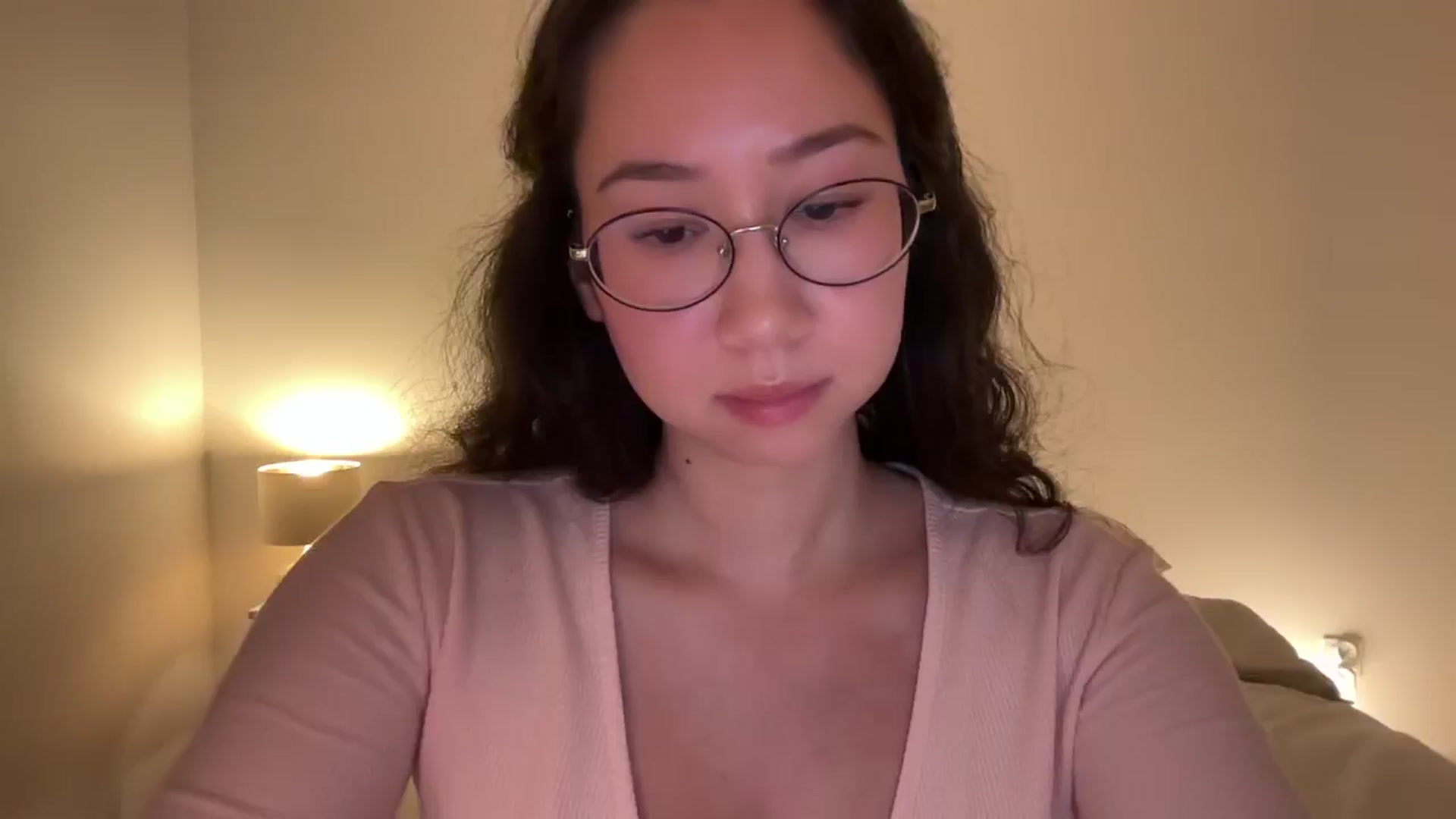Gallery image thumbnail from cute_asian69's myfreecams stream on, 09/26/2024, 24:27 image 12 of 20