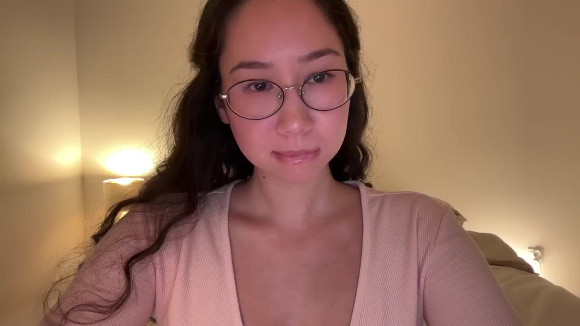 Gallery image thumbnail from cute_asian69's myfreecams stream on, 09/26/2024, 24:27 image 8 of 20
