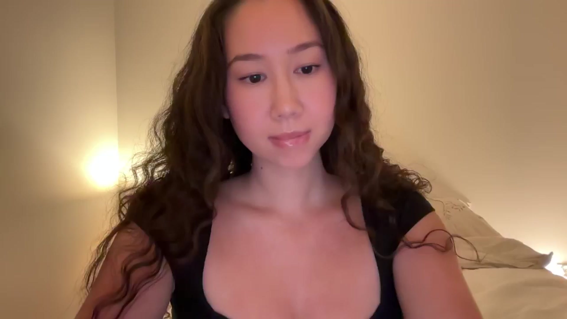 Gallery image thumbnail from cute_asian69's myfreecams stream on, 09/28/2024, 01:13 image 12 of 20