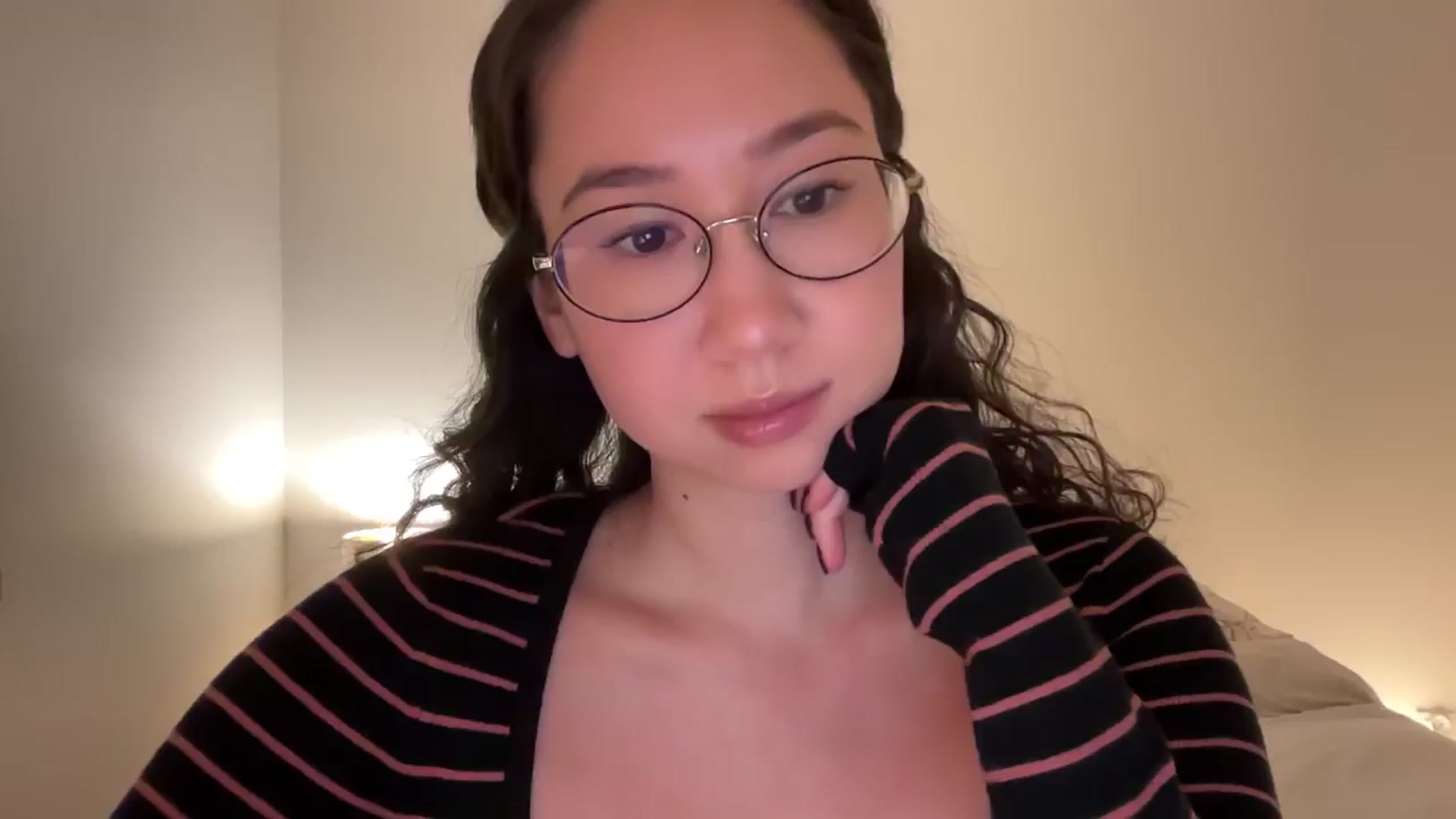 Gallery image thumbnail from cute_asian69's myfreecams stream on, 09/28/2024, 23:31 image 7 of 20