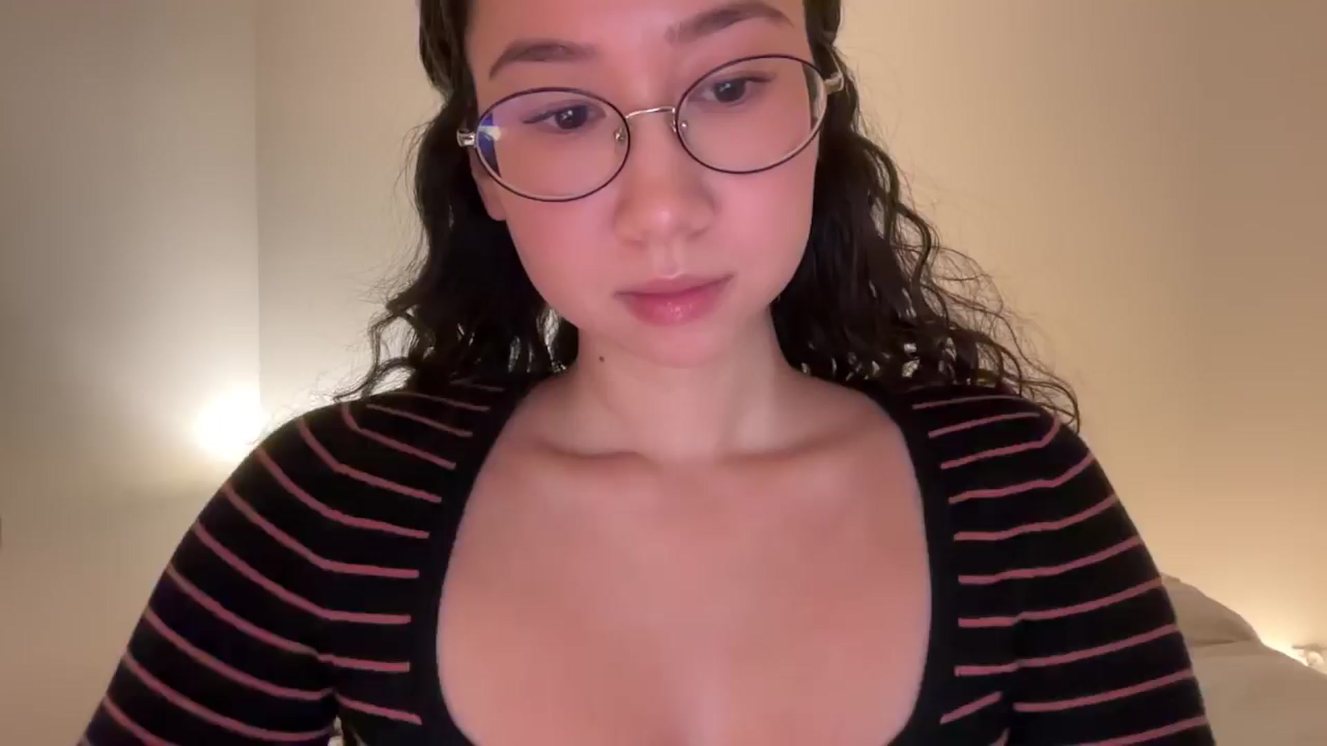 Gallery image thumbnail from cute_asian69's myfreecams stream on, 09/28/2024, 23:31 image 12 of 20