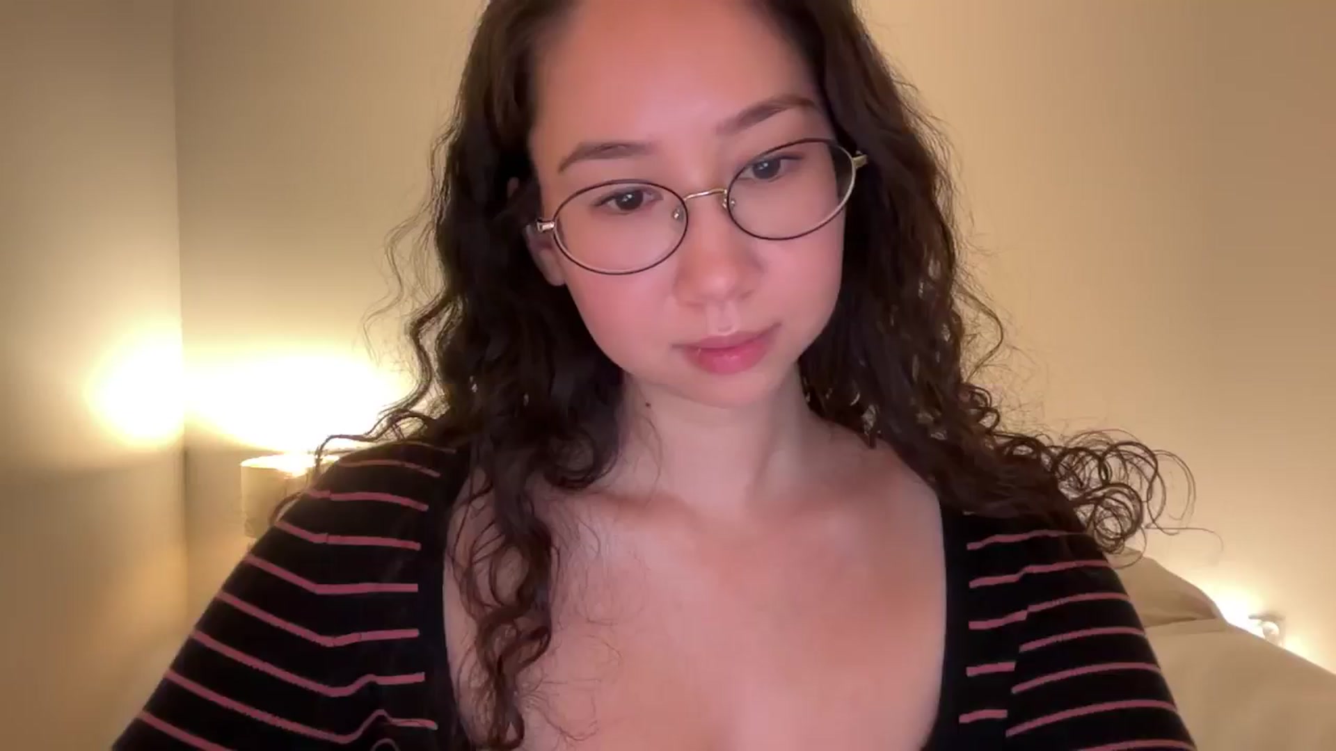 Gallery image thumbnail from cute_asian69's myfreecams stream on, 09/29/2024, 04:11 image 5 of 20