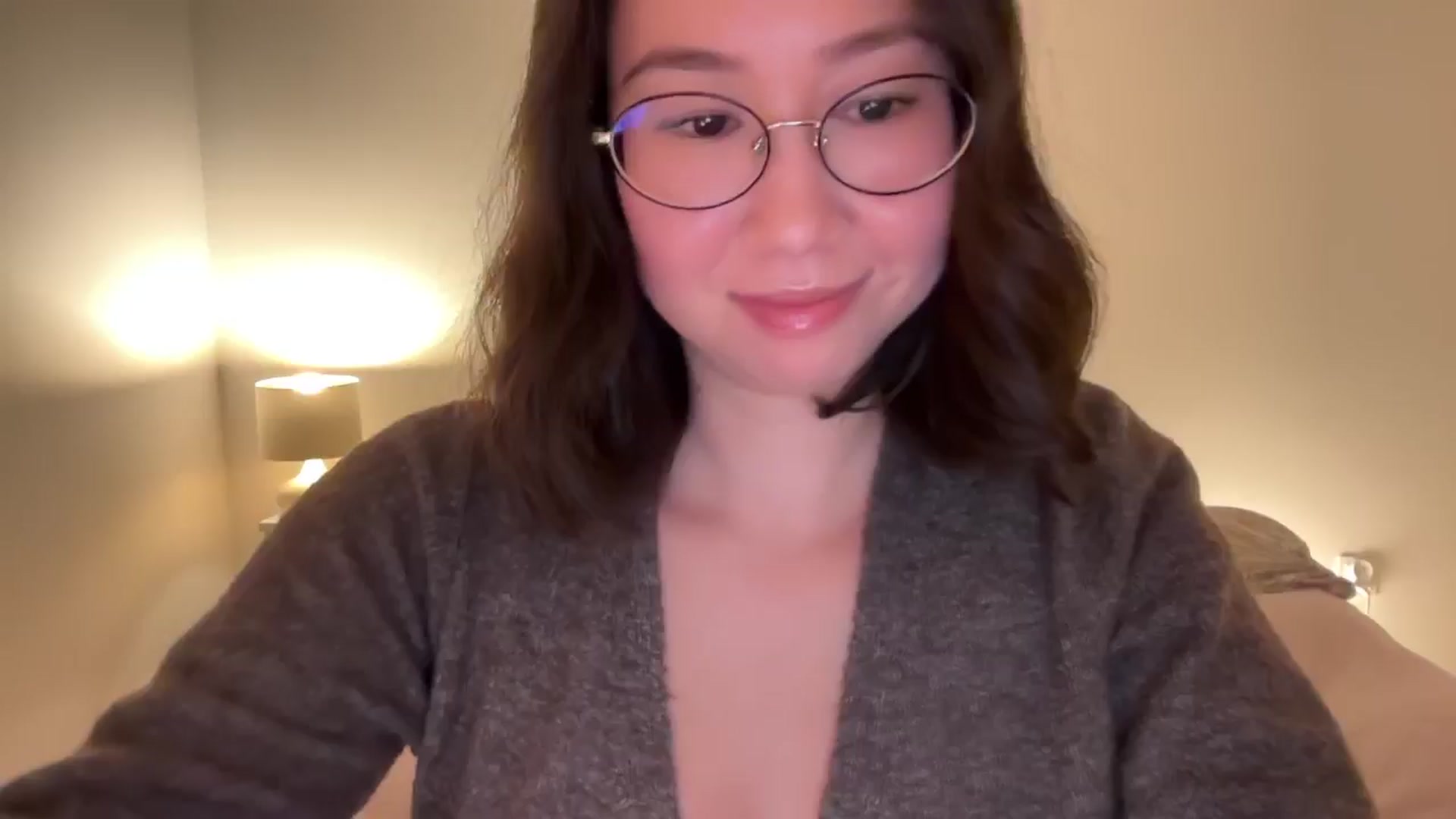Gallery image thumbnail from cute_asian69's myfreecams stream on, 10/10/2024, 24:56 image 11 of 20