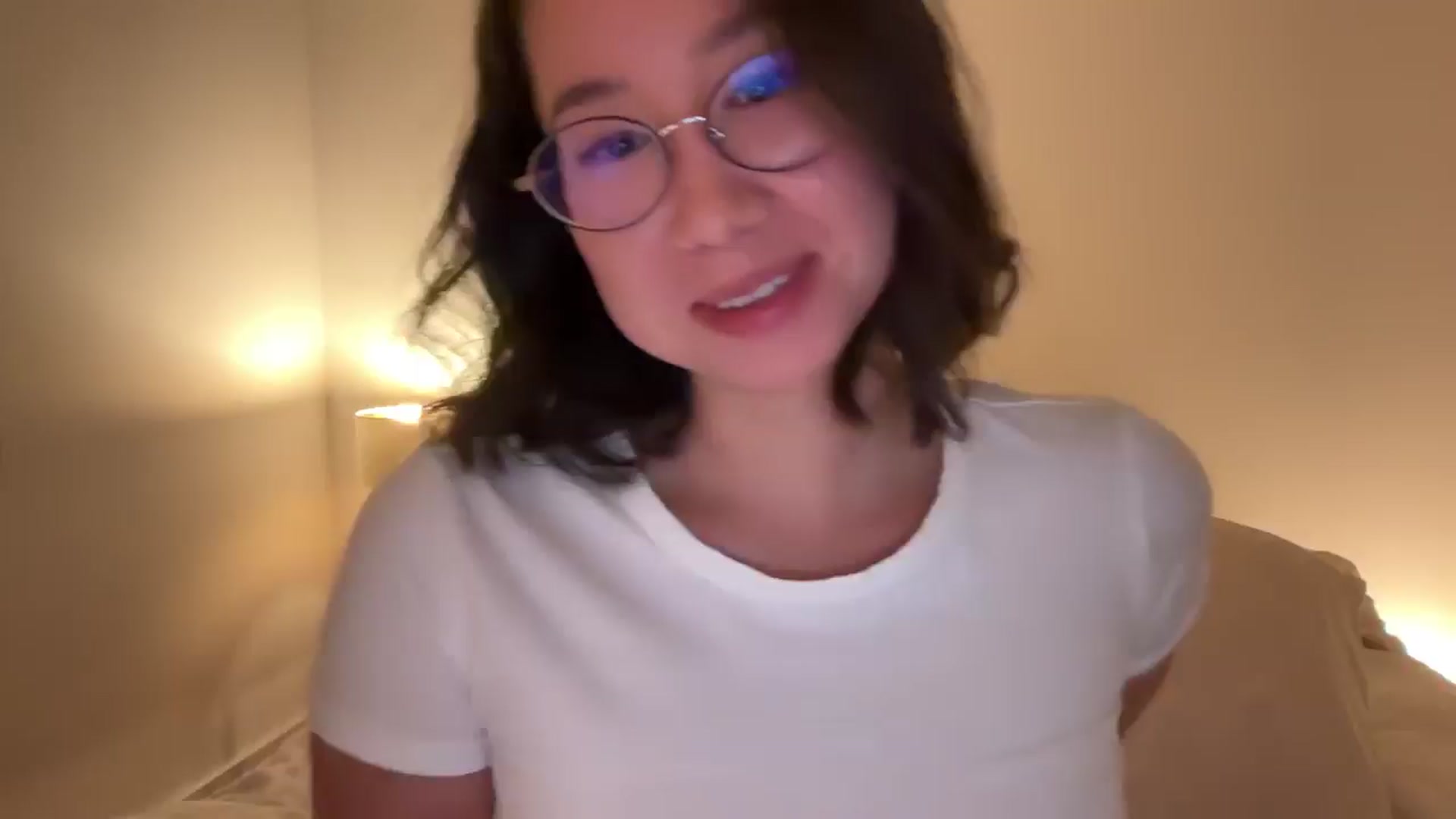 Gallery image thumbnail from cute_asian69's myfreecams stream on, 10/14/2024, 04:42 image 8 of 20