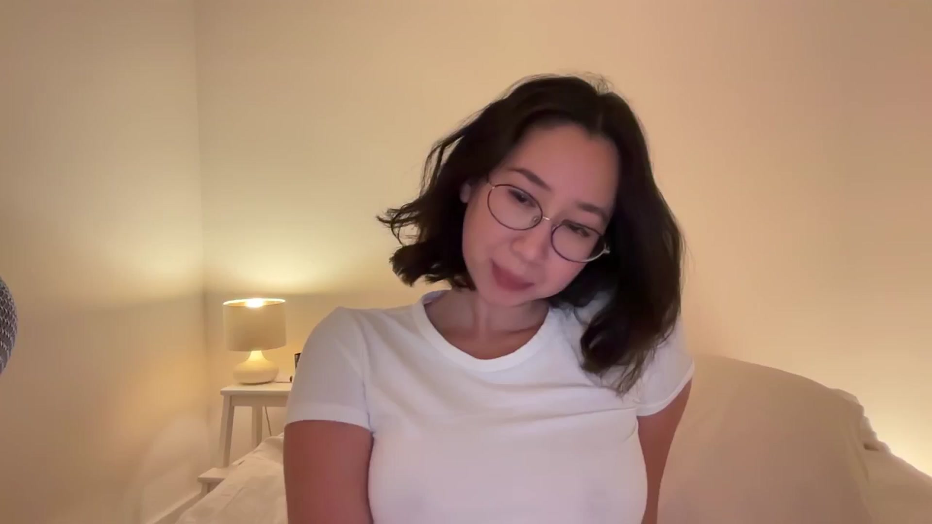 Gallery image thumbnail from cute_asian69's myfreecams stream on, 10/14/2024, 04:42 image 10 of 20