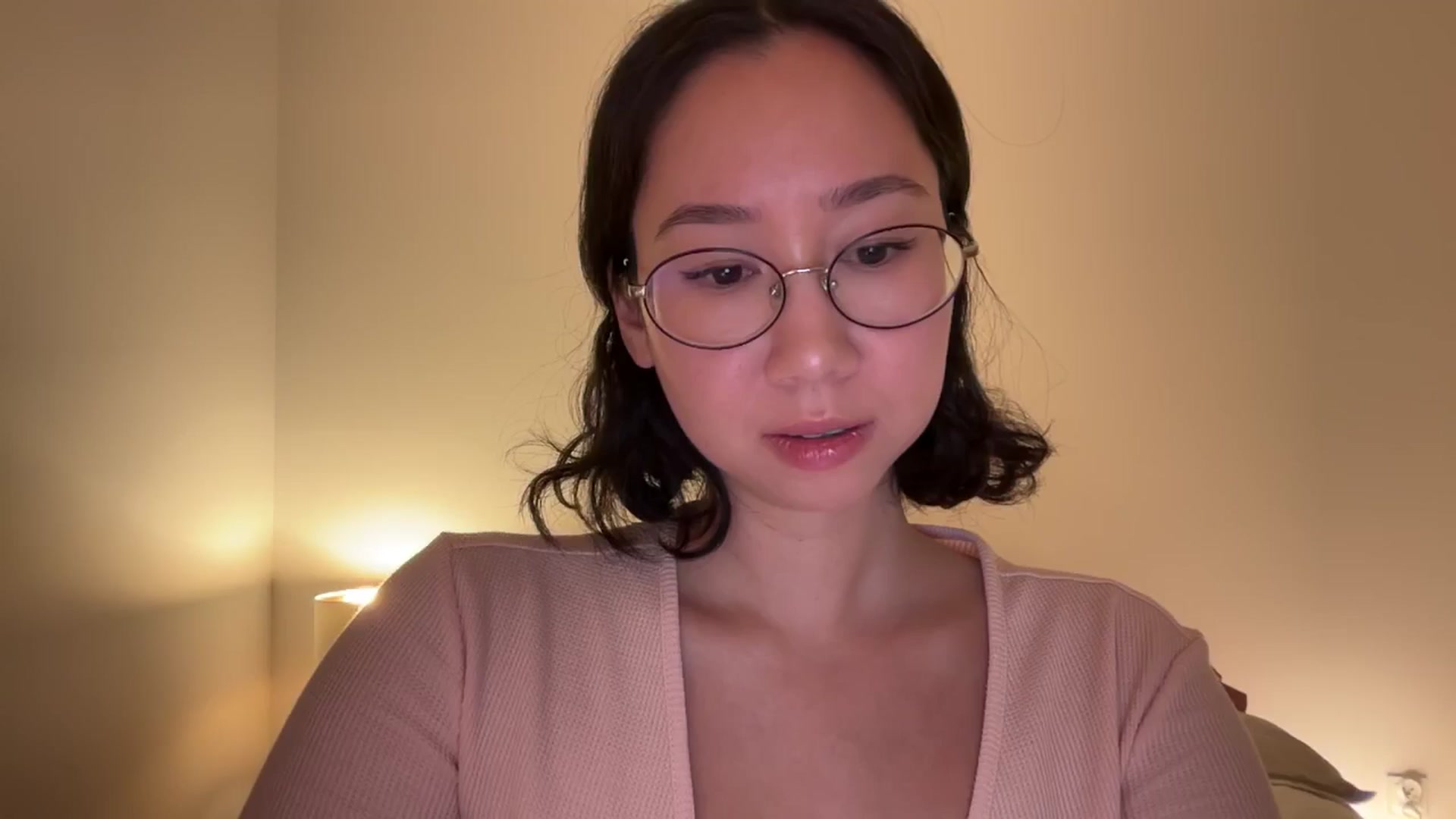 Gallery image thumbnail from cute_asian69's myfreecams stream on, 10/22/2024, 24:03 image 19 of 20