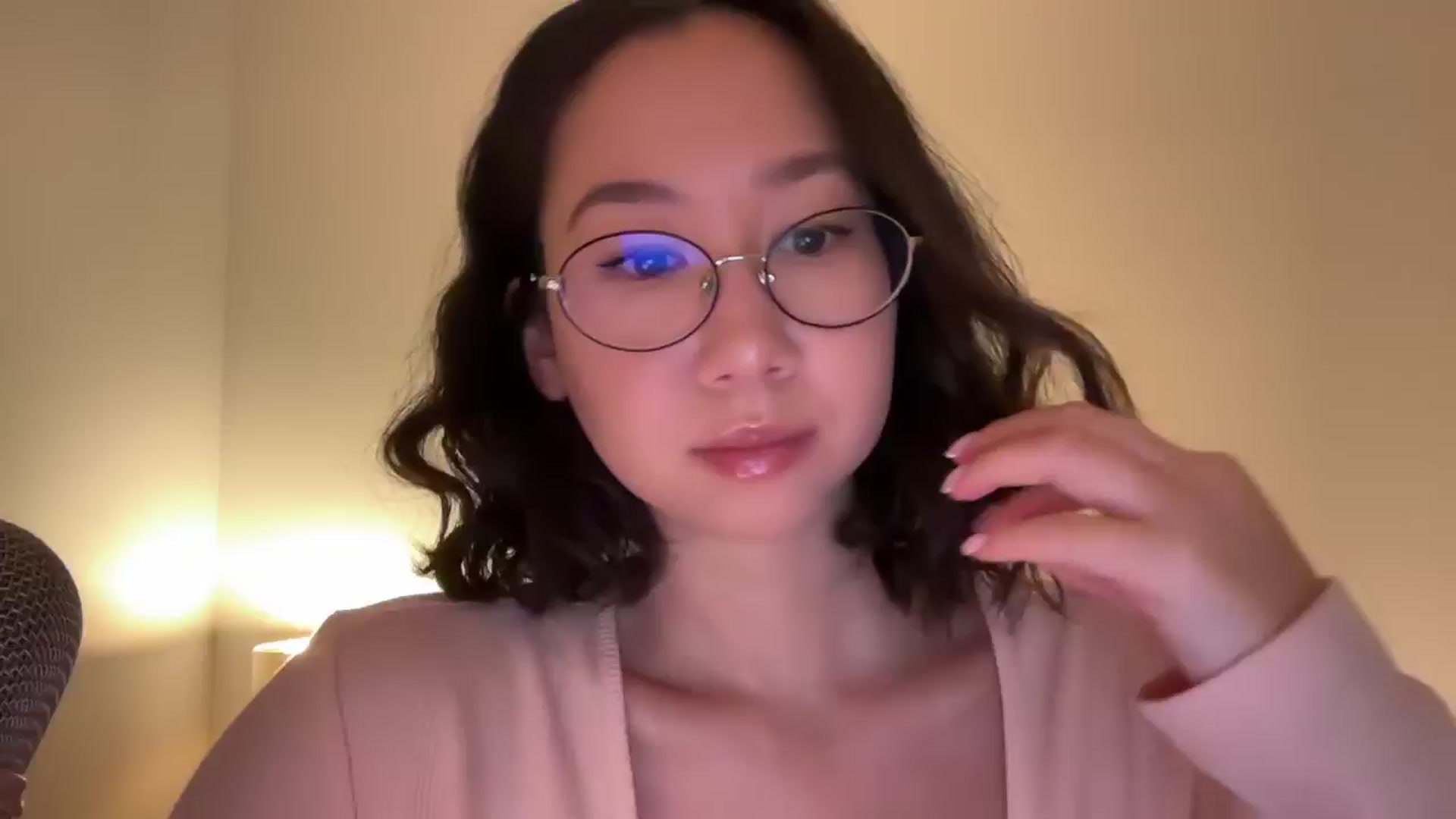 Gallery image thumbnail from cute_asian69's myfreecams stream on, 10/22/2024, 24:03 image 1 of 20