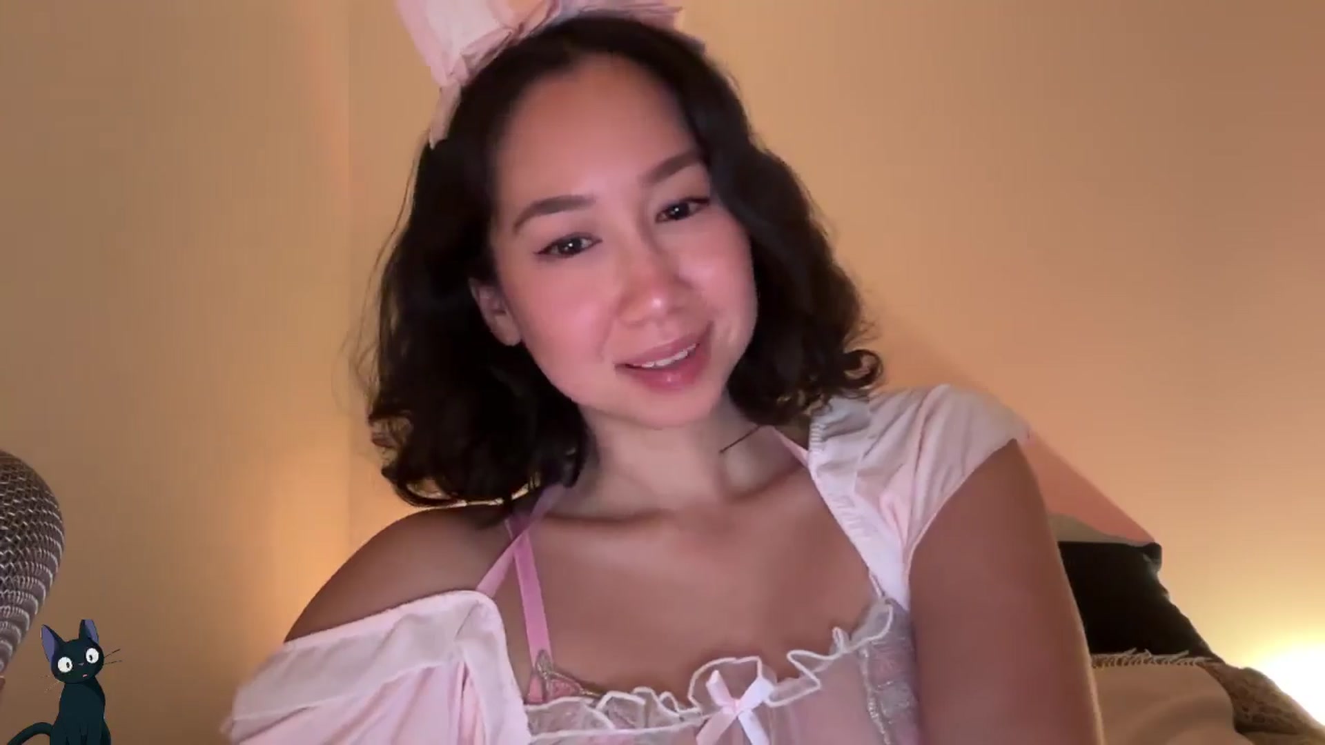 Gallery image thumbnail from cute_asian69's myfreecams stream on, 11/01/2024, 04:46 image 3 of 20