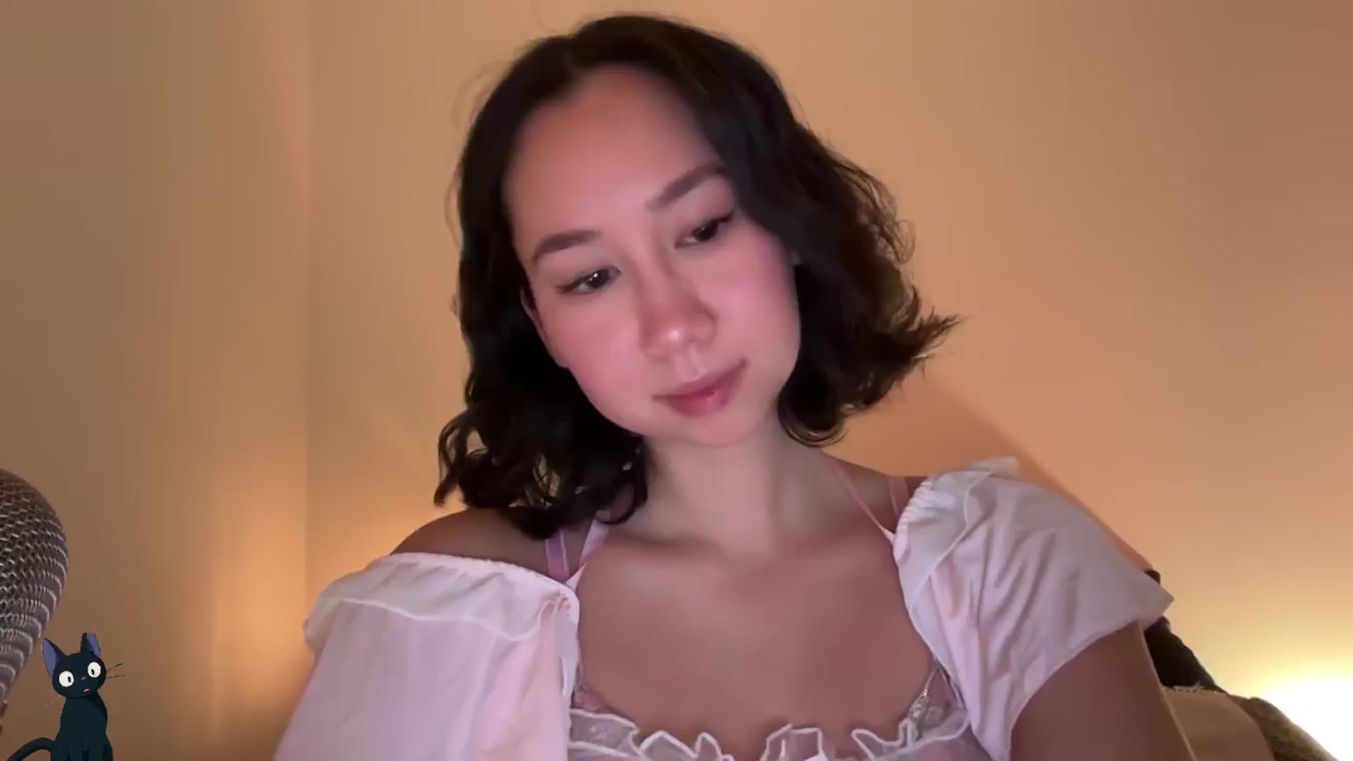Gallery image thumbnail from cute_asian69's myfreecams stream on, 11/01/2024, 04:46 image 1 of 20