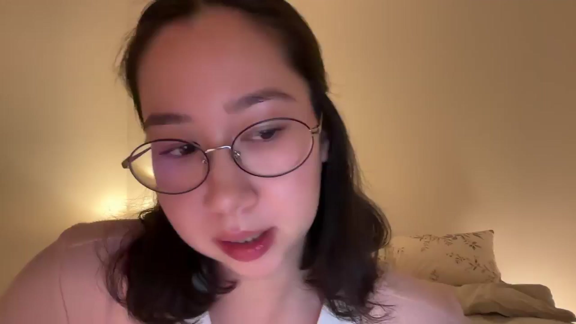 Gallery image thumbnail from cute_asian69's myfreecams stream on, 12/06/2024, 01:31 image 2 of 20