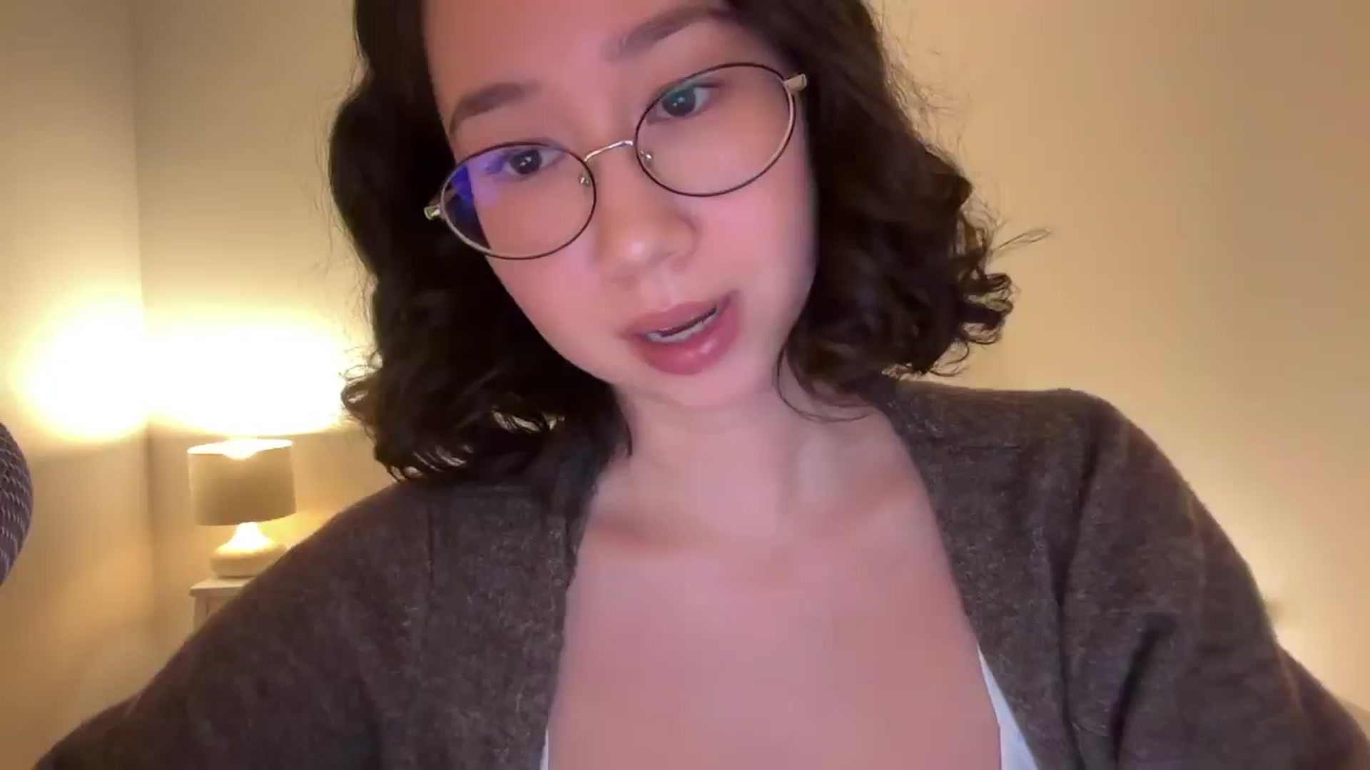 Gallery image thumbnail from cute_asian69's myfreecams stream on, 12/08/2024, 24:31 image 7 of 20