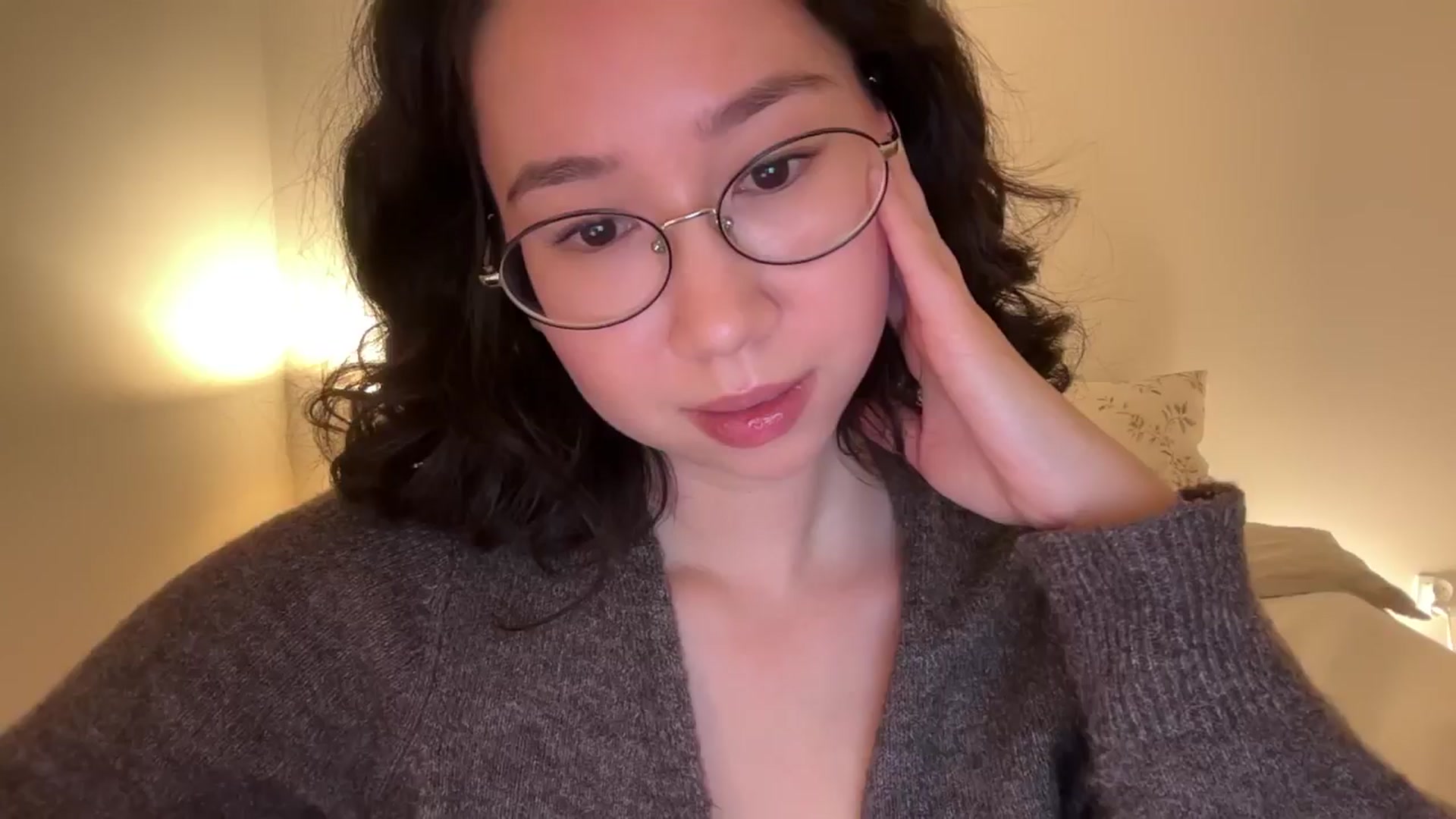 Gallery image thumbnail from cute_asian69's myfreecams stream on, 12/08/2024, 24:31 image 12 of 20
