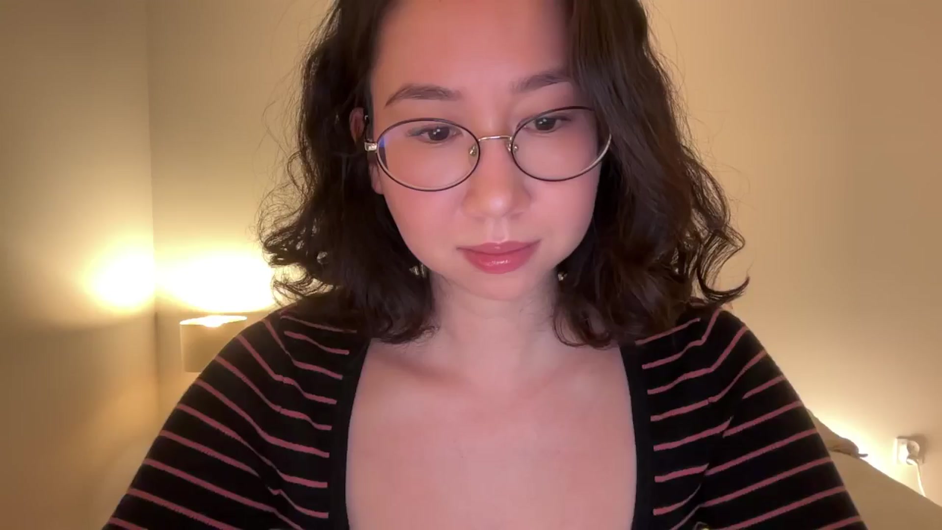 Gallery image thumbnail from cute_asian69's myfreecams stream on, 12/09/2024, 24:13 image 3 of 20