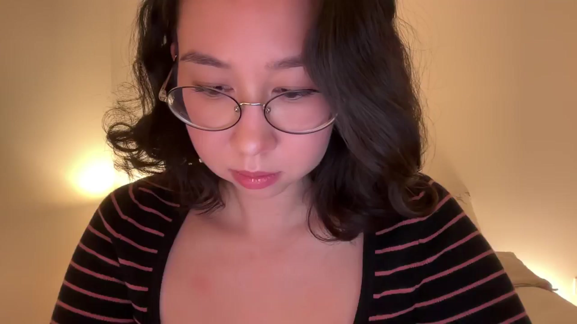 Gallery image thumbnail from cute_asian69's myfreecams stream on, 12/09/2024, 24:13 image 6 of 20