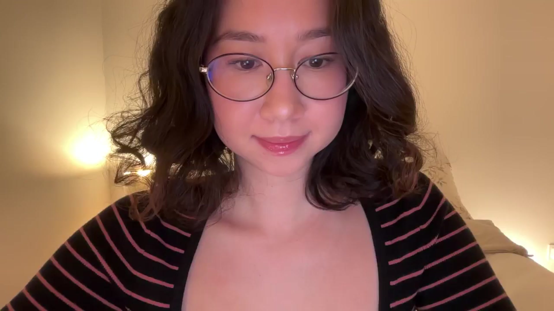 Gallery image thumbnail from cute_asian69's myfreecams stream on, 12/09/2024, 24:13 image 12 of 20