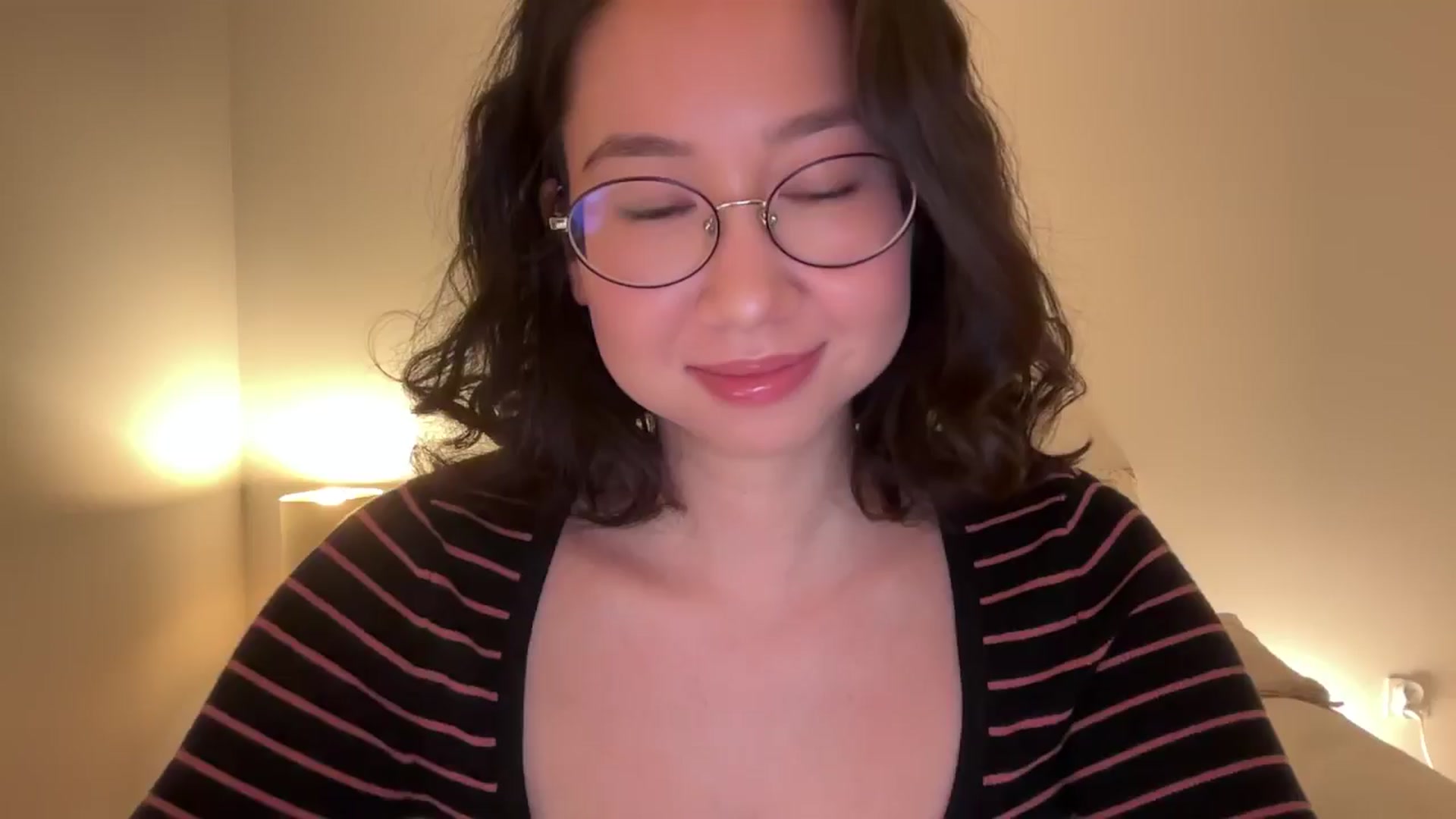 Gallery image thumbnail from cute_asian69's myfreecams stream on, 12/09/2024, 24:13 image 2 of 20