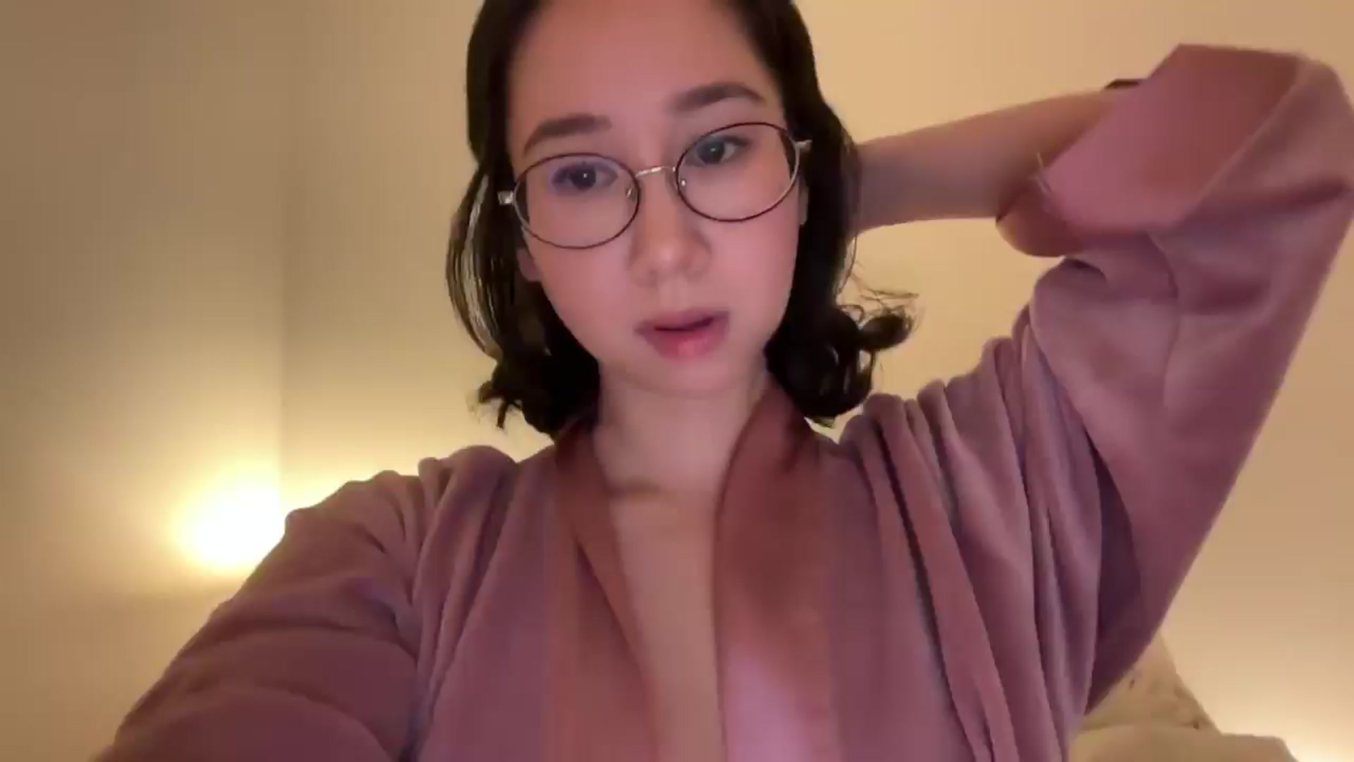Gallery image thumbnail from cute_asian69's myfreecams stream on, 12/09/2024, 02:37 image 12 of 20