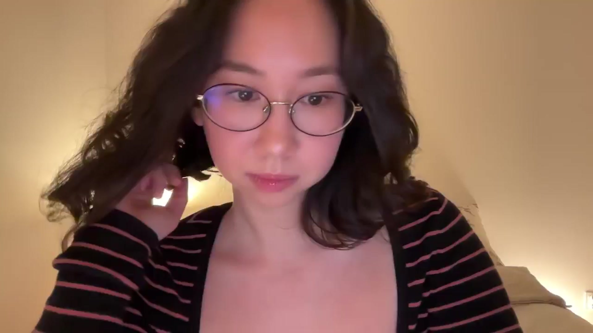 Gallery image thumbnail from cute_asian69's myfreecams stream on, 12/09/2024, 02:37 image 2 of 20