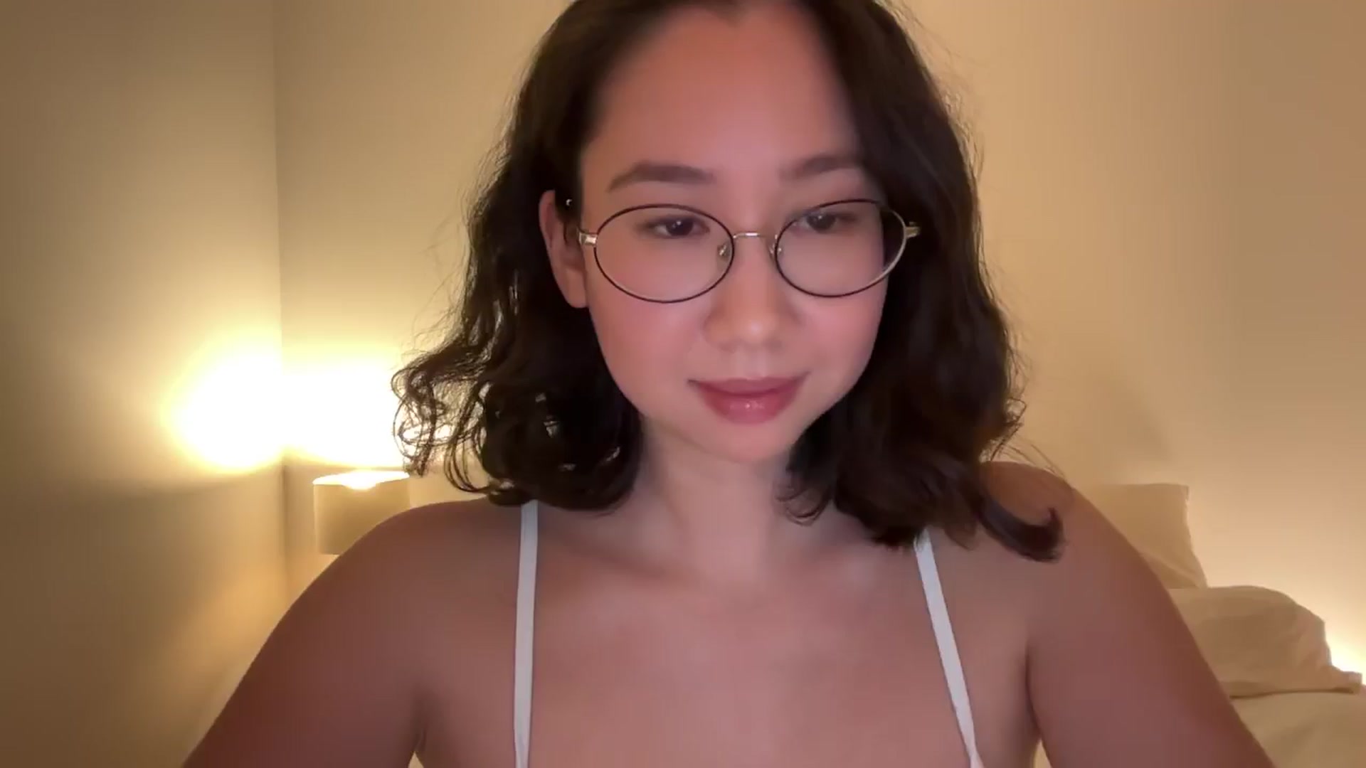 Gallery image thumbnail from cute_asian69's myfreecams stream on, 12/15/2024, 02:42 image 17 of 20
