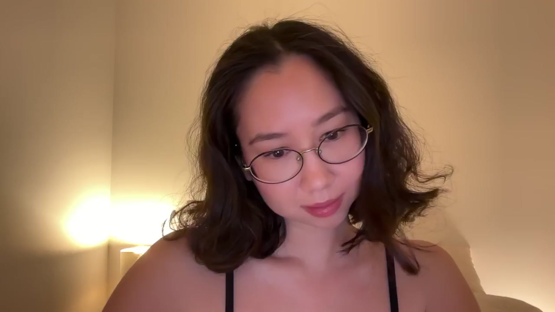 Gallery image thumbnail from cute_asian69's myfreecams stream on, 12/16/2024, 24:30 image 13 of 20