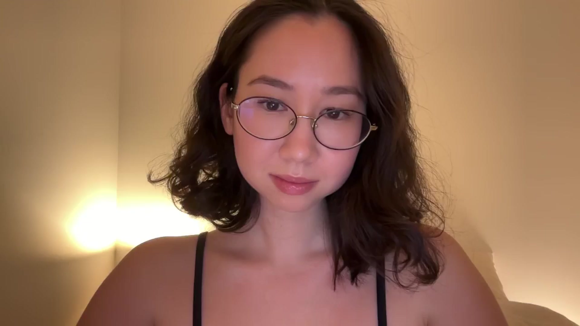 Gallery image thumbnail from cute_asian69's myfreecams stream on, 12/16/2024, 24:30 image 17 of 20