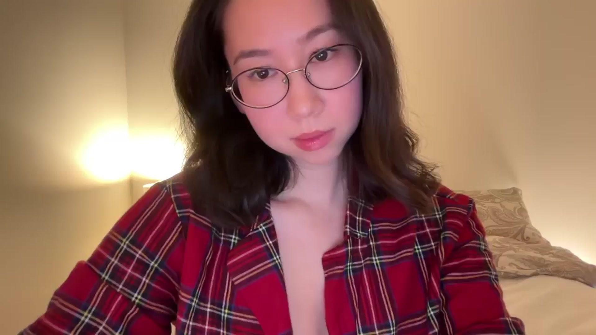 Gallery image thumbnail from cute_asian69's myfreecams stream on, 12/26/2024, 24:23 image 15 of 20