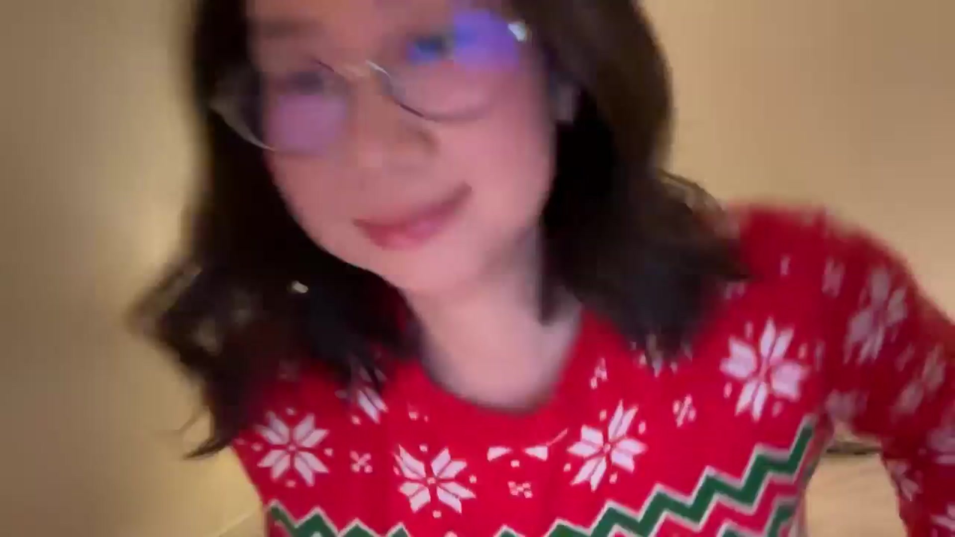 Gallery image thumbnail from cute_asian69's myfreecams stream on, 12/26/2024, 24:23 image 4 of 20