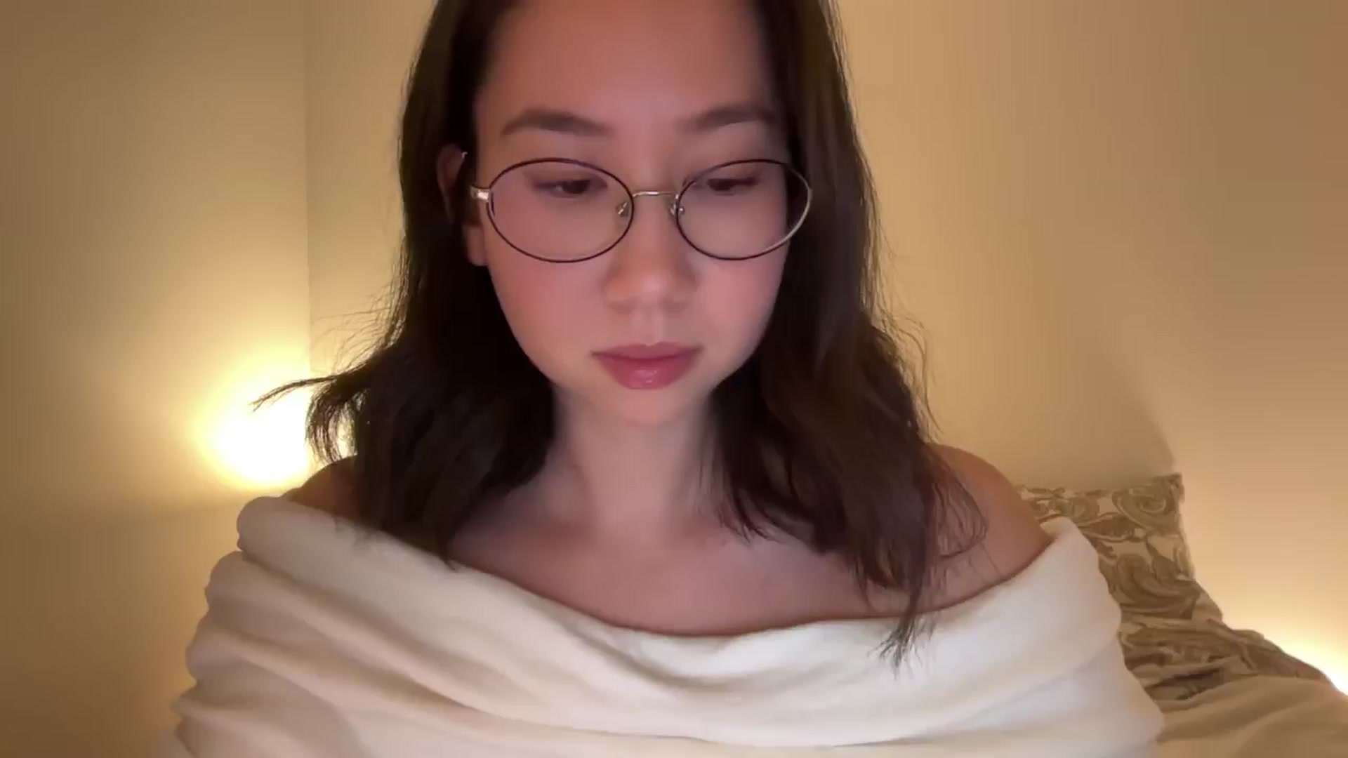 Gallery image thumbnail from cute_asian69's myfreecams stream on, 12/27/2024, 24:17 image 6 of 20