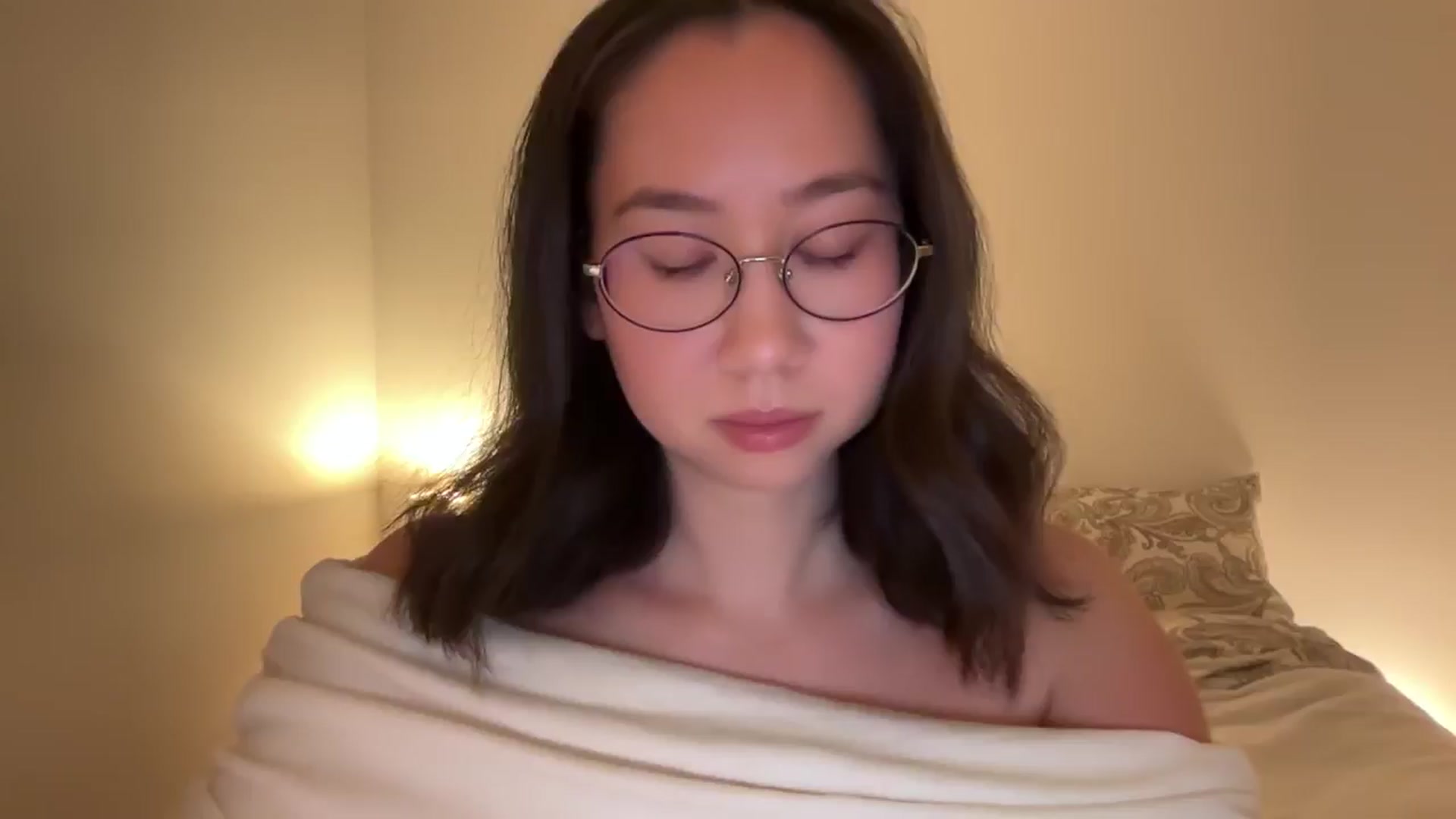 Gallery image thumbnail from cute_asian69's myfreecams stream on, 12/27/2024, 24:17 image 18 of 20