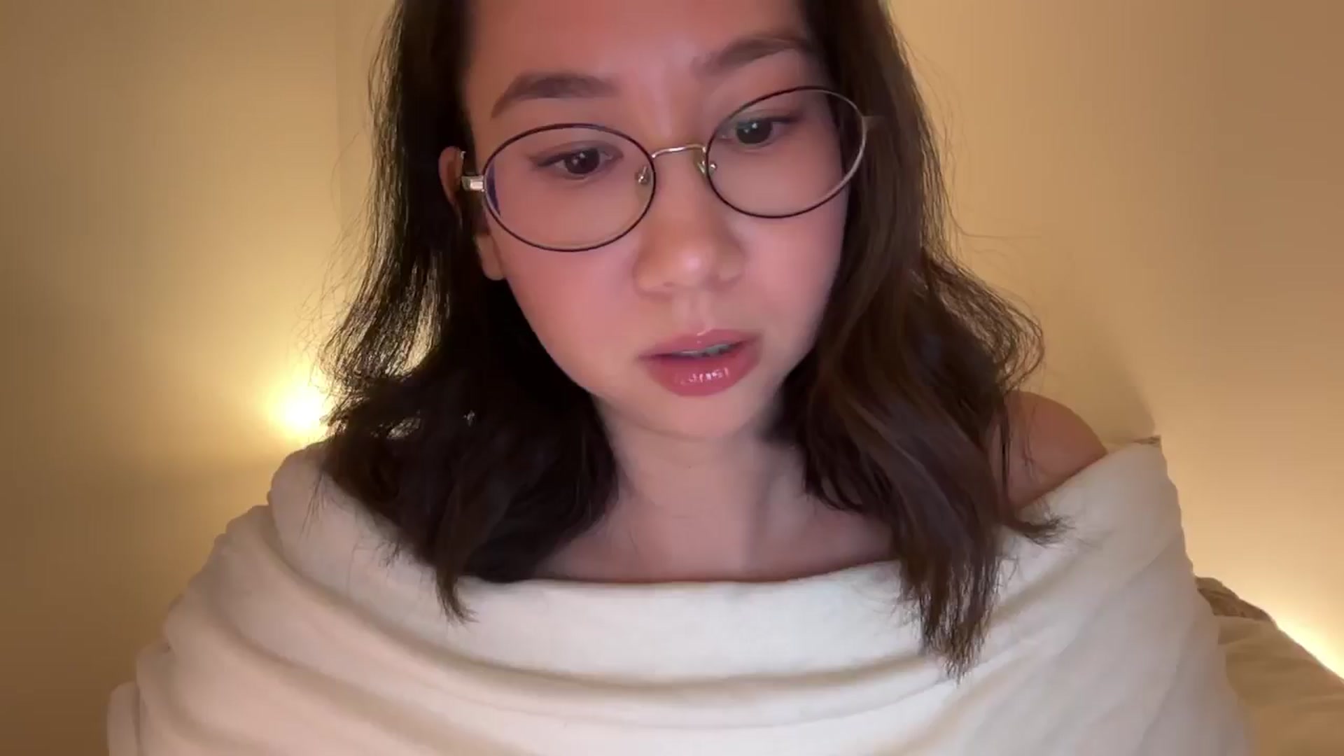 Gallery image thumbnail from cute_asian69's myfreecams stream on, 12/27/2024, 24:17 image 16 of 20