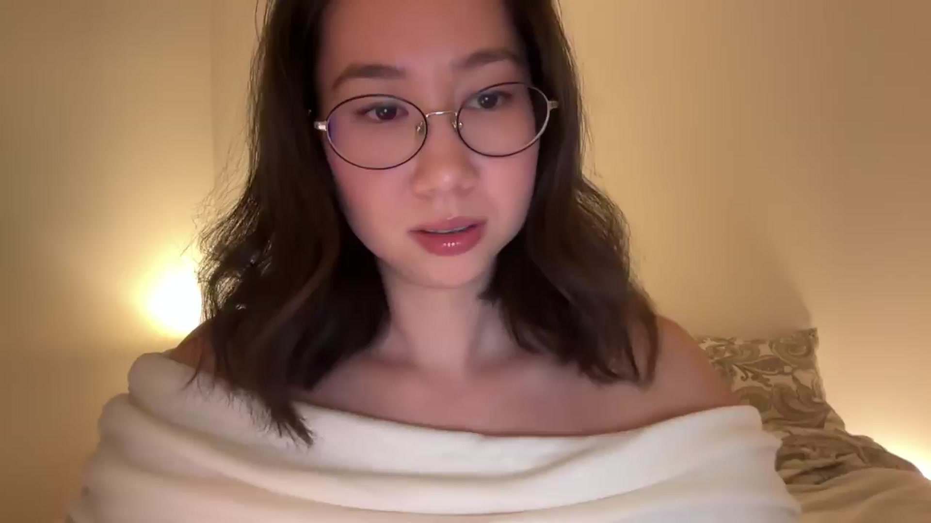 Gallery image thumbnail from cute_asian69's myfreecams stream on, 12/27/2024, 24:17 image 11 of 20
