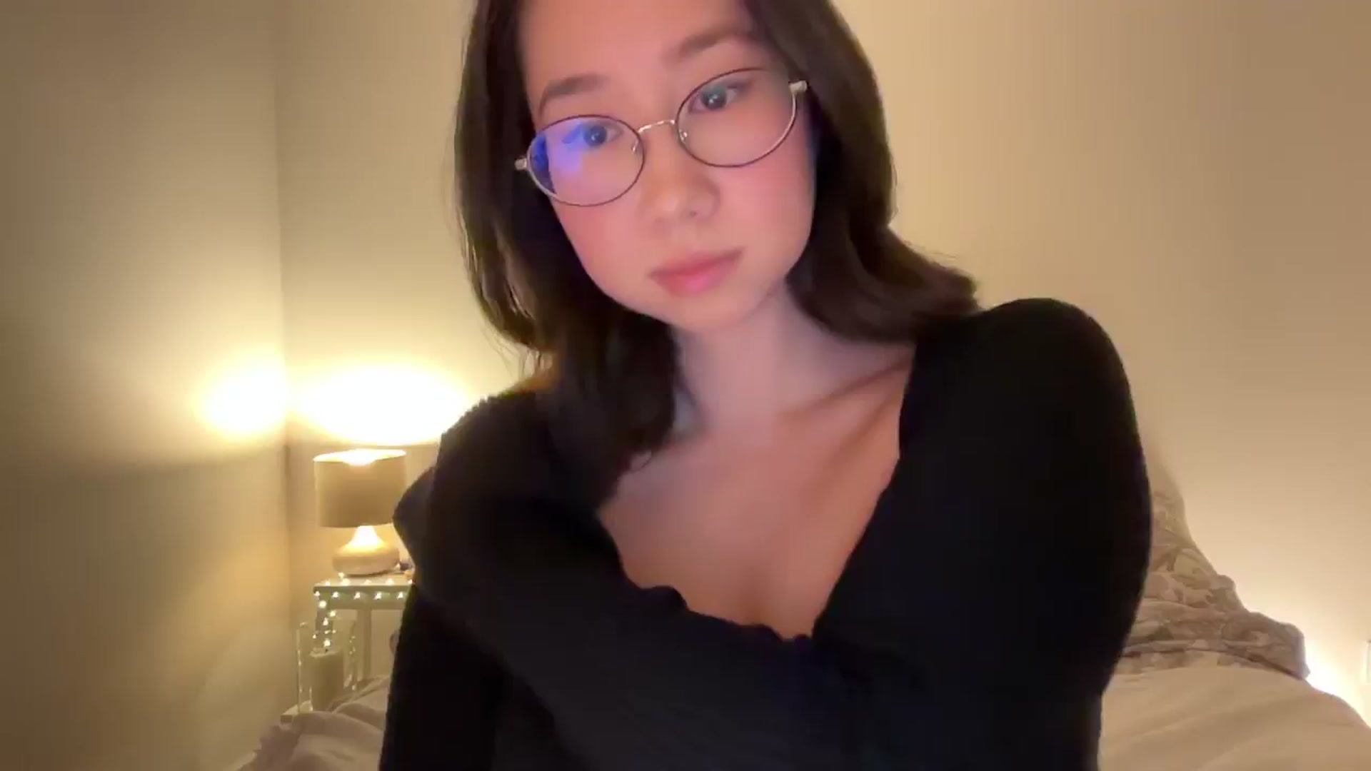 Gallery image thumbnail from cute_asian69's myfreecams stream on, 12/28/2024, 02:08 image 16 of 20