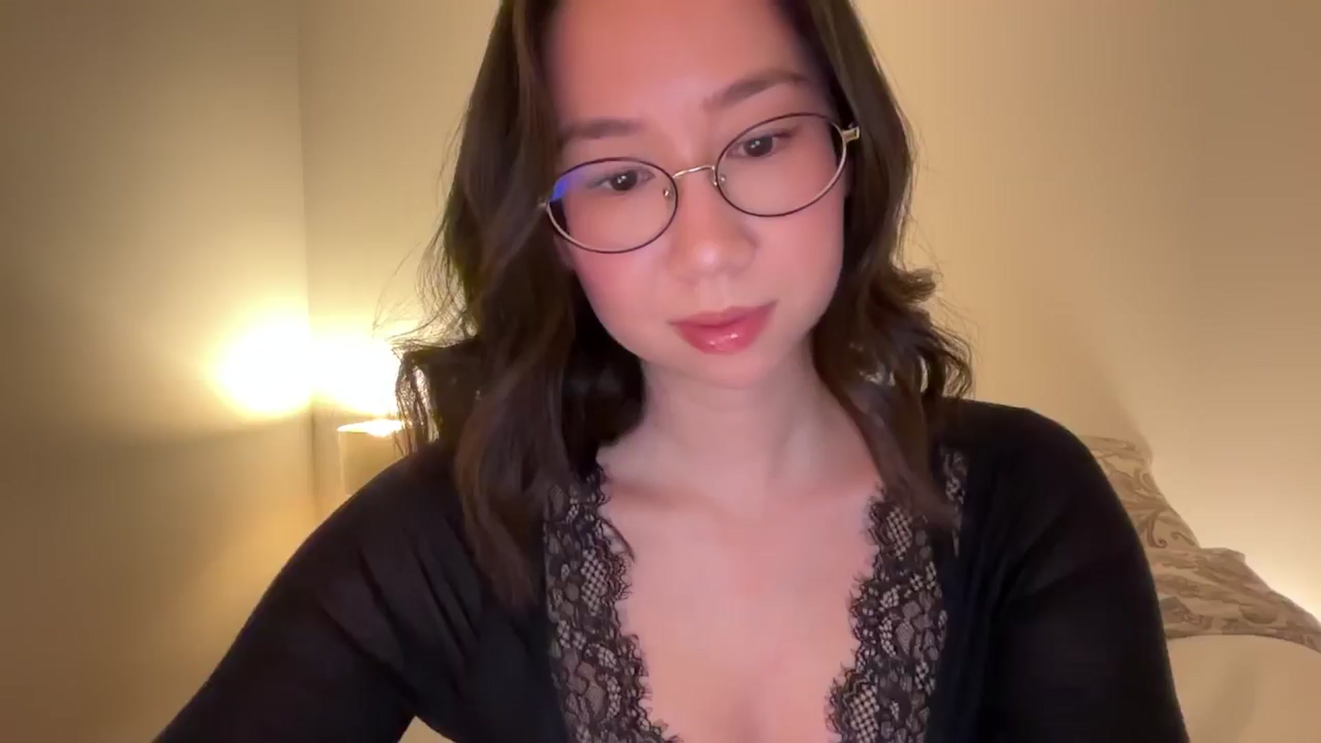 Gallery image thumbnail from cute_asian69's myfreecams stream on, 12/30/2024, 24:03 image 1 of 20