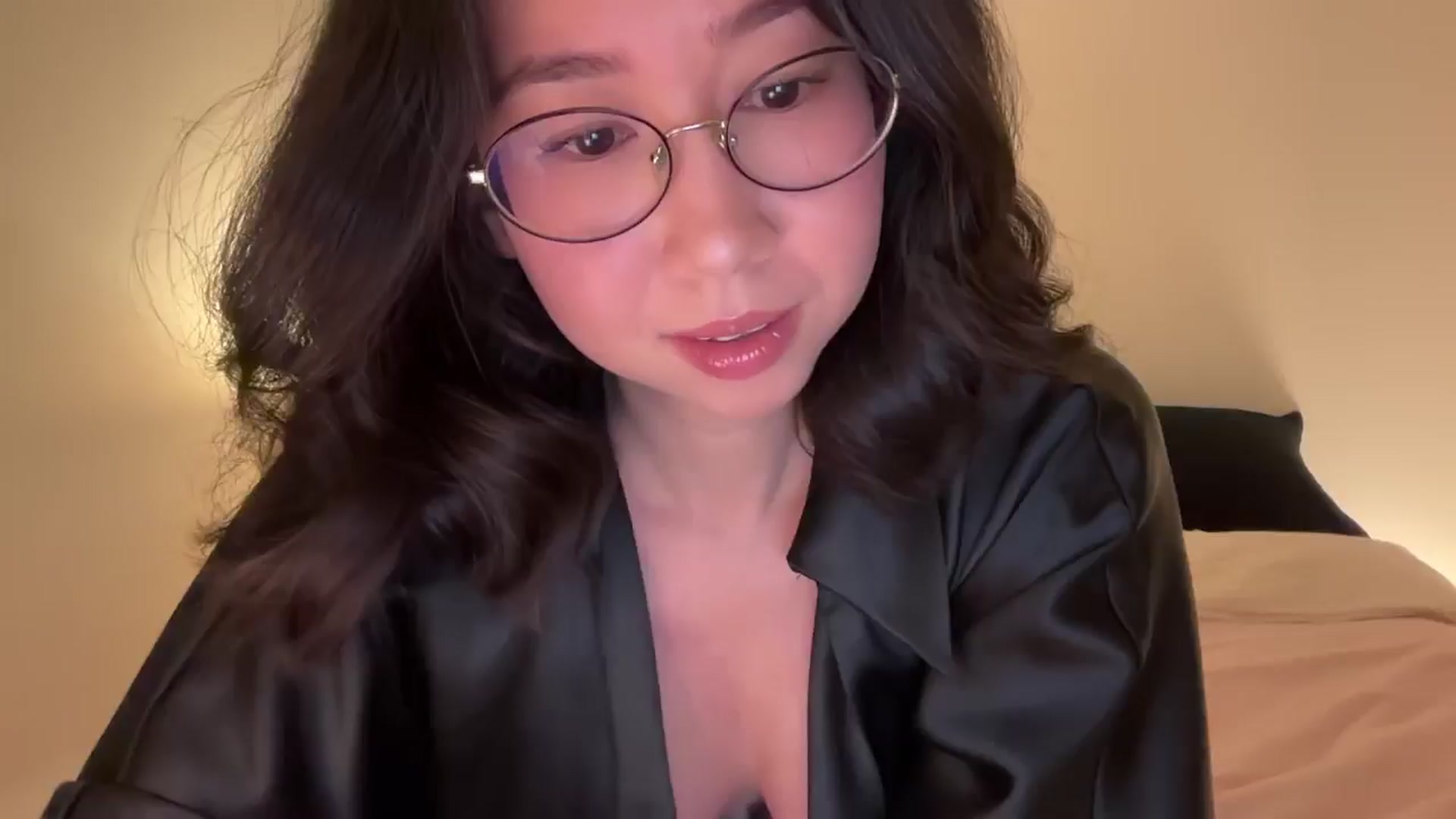 Gallery image thumbnail from cute_asian69's myfreecams stream on, 12/31/2024, 05:29 image 1 of 20