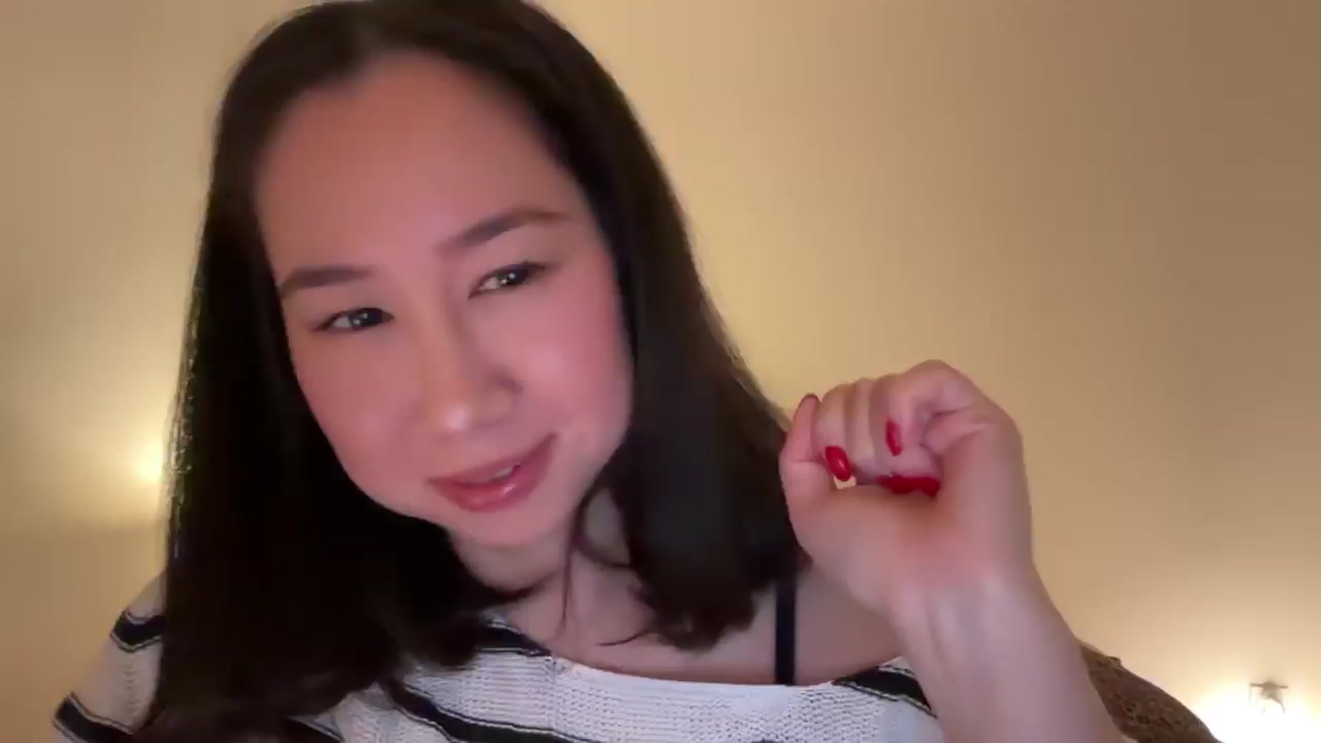 Gallery image thumbnail from cute_asian69's myfreecams stream on, 01/12/2025, 24:01 image 13 of 20