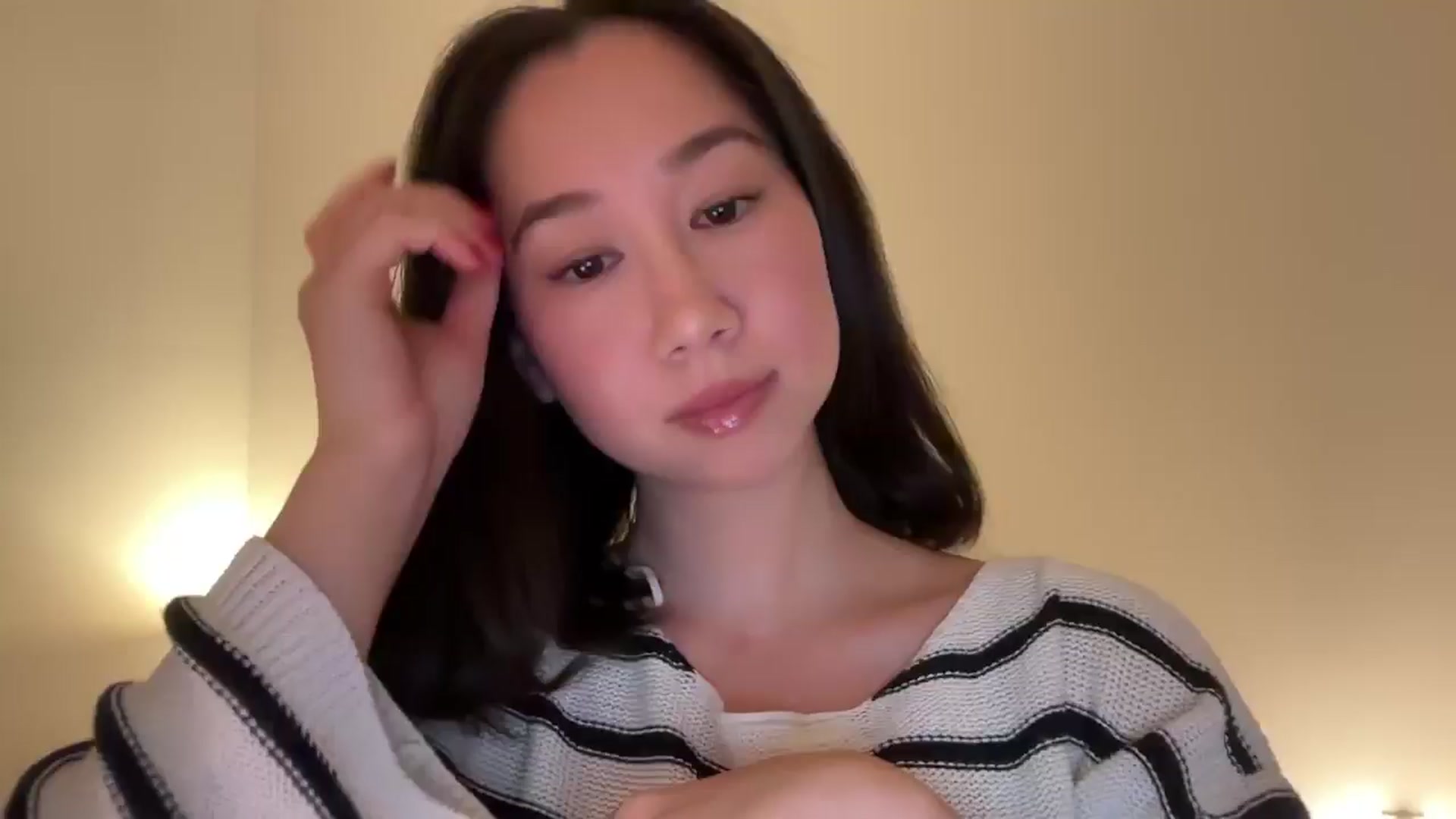Gallery image thumbnail from cute_asian69's myfreecams stream on, 01/12/2025, 24:01 image 5 of 20