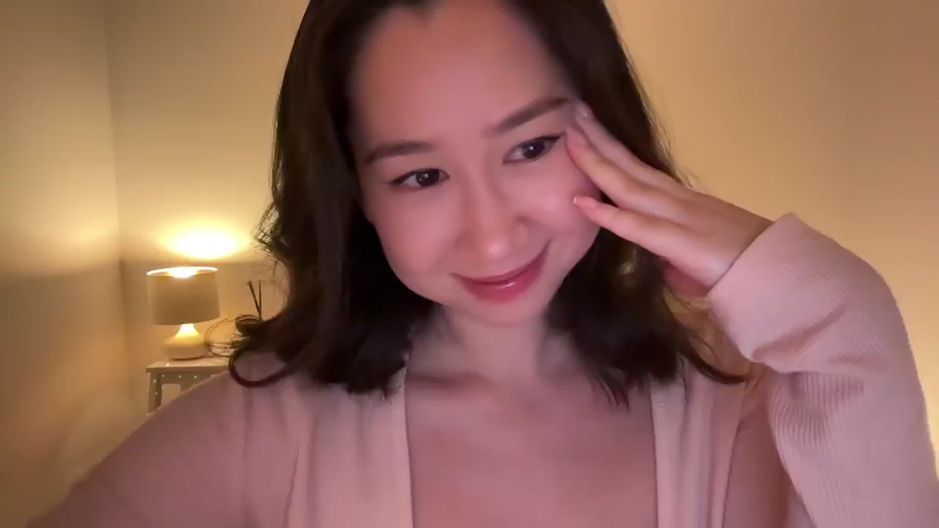 Gallery image thumbnail from cute_asian69's myfreecams stream on, 01/27/2025, 04:14 image 17 of 20