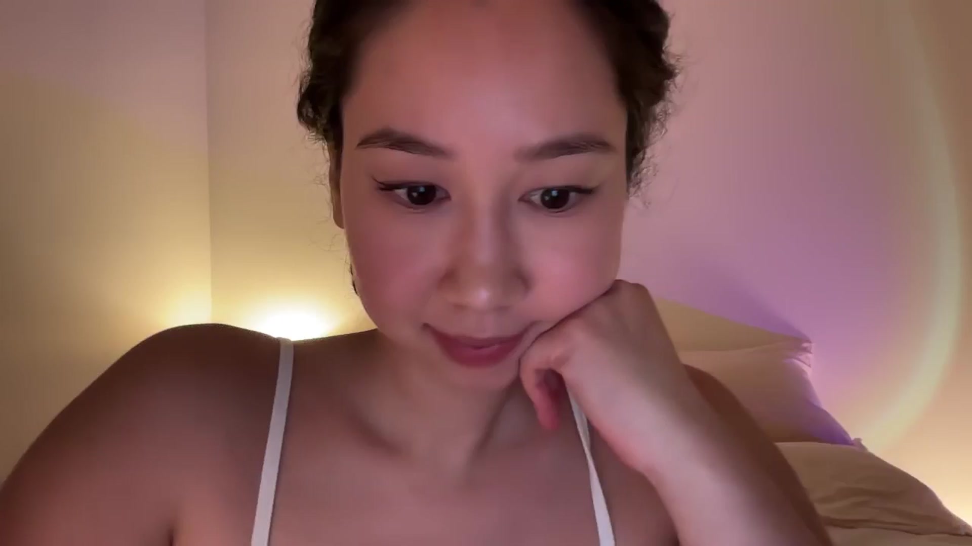 Gallery image thumbnail from cute_asian69's myfreecams stream on, 03/29/2025, 03:49 image 11 of 20