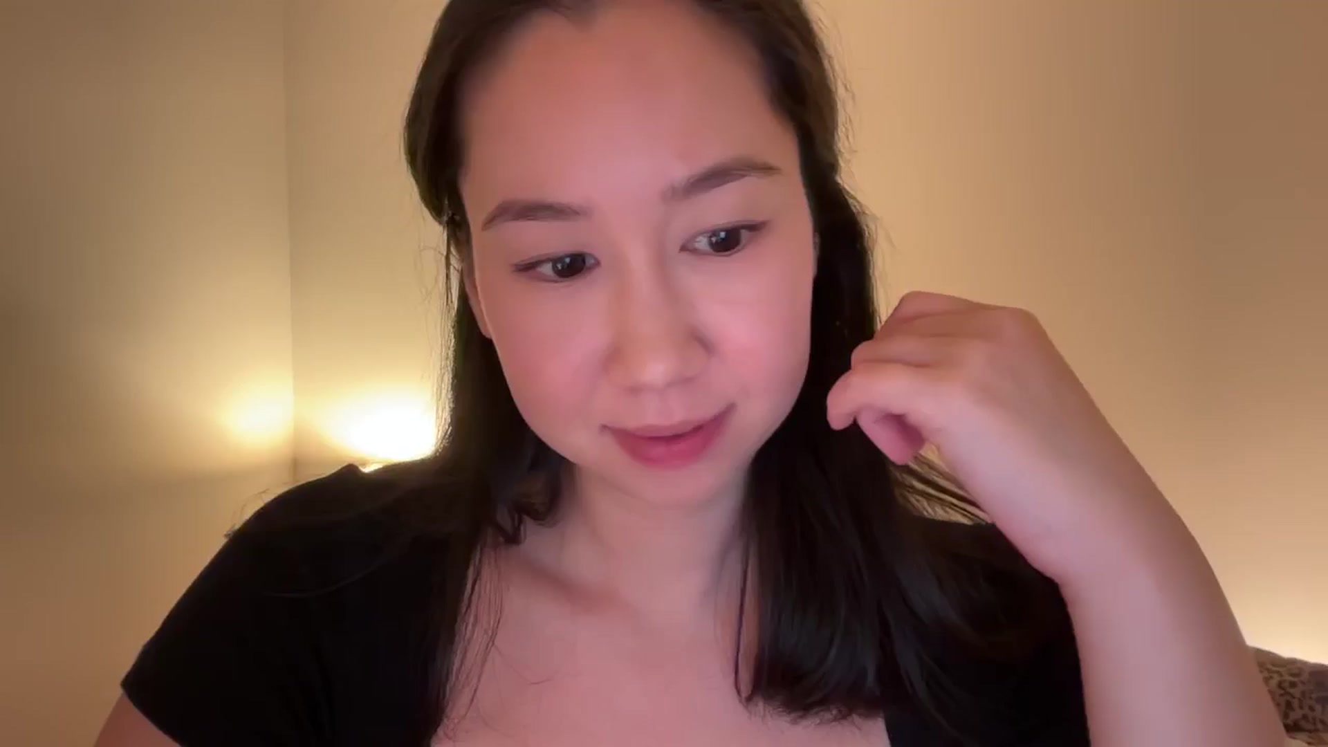 Gallery image thumbnail from cute_asian69's myfreecams stream on, 04/19/2025, 03:42 image 6 of 20