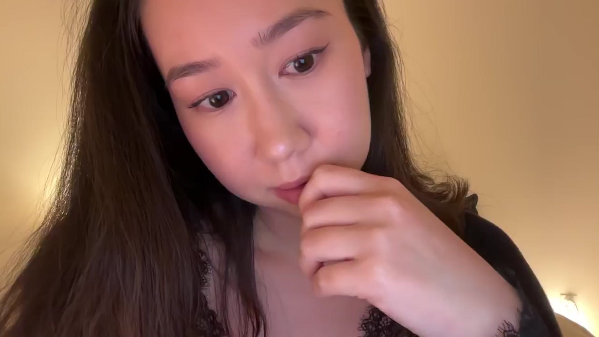 Gallery image thumbnail from cute_asian69's myfreecams stream on, 04/26/2025, 02:19 image 2 of 20
