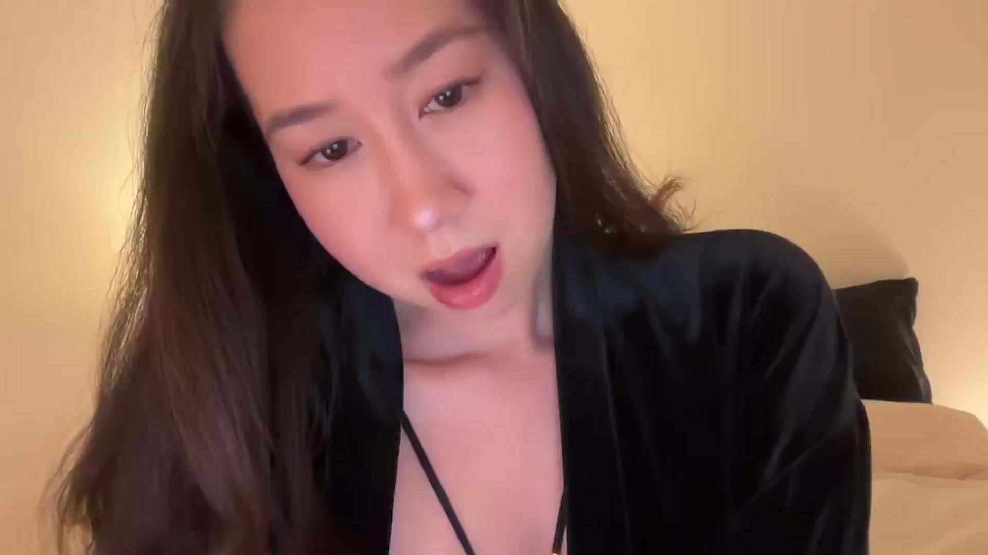 Gallery image thumbnail from cute_asian69's myfreecams stream on, 04/27/2025, 01:42 image 5 of 20