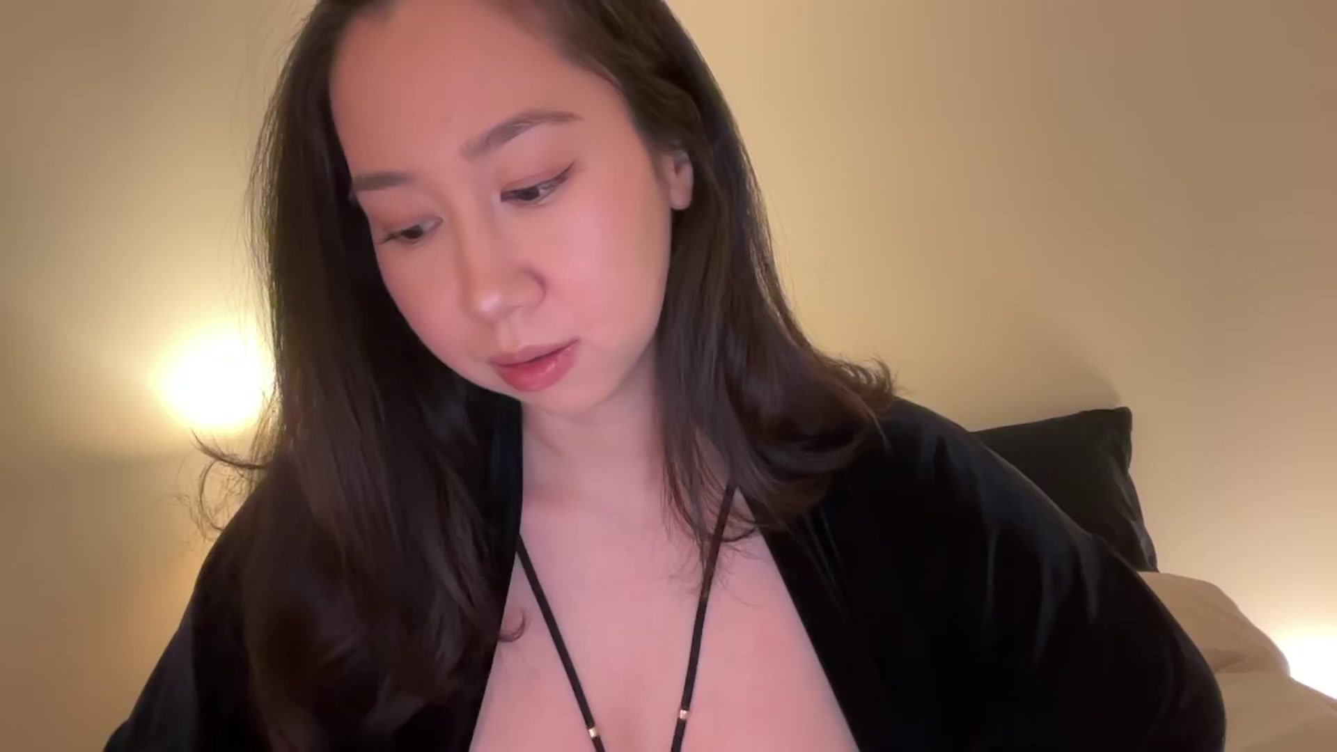 Gallery image thumbnail from cute_asian69's myfreecams stream on, 04/27/2025, 01:42 image 20 of 20