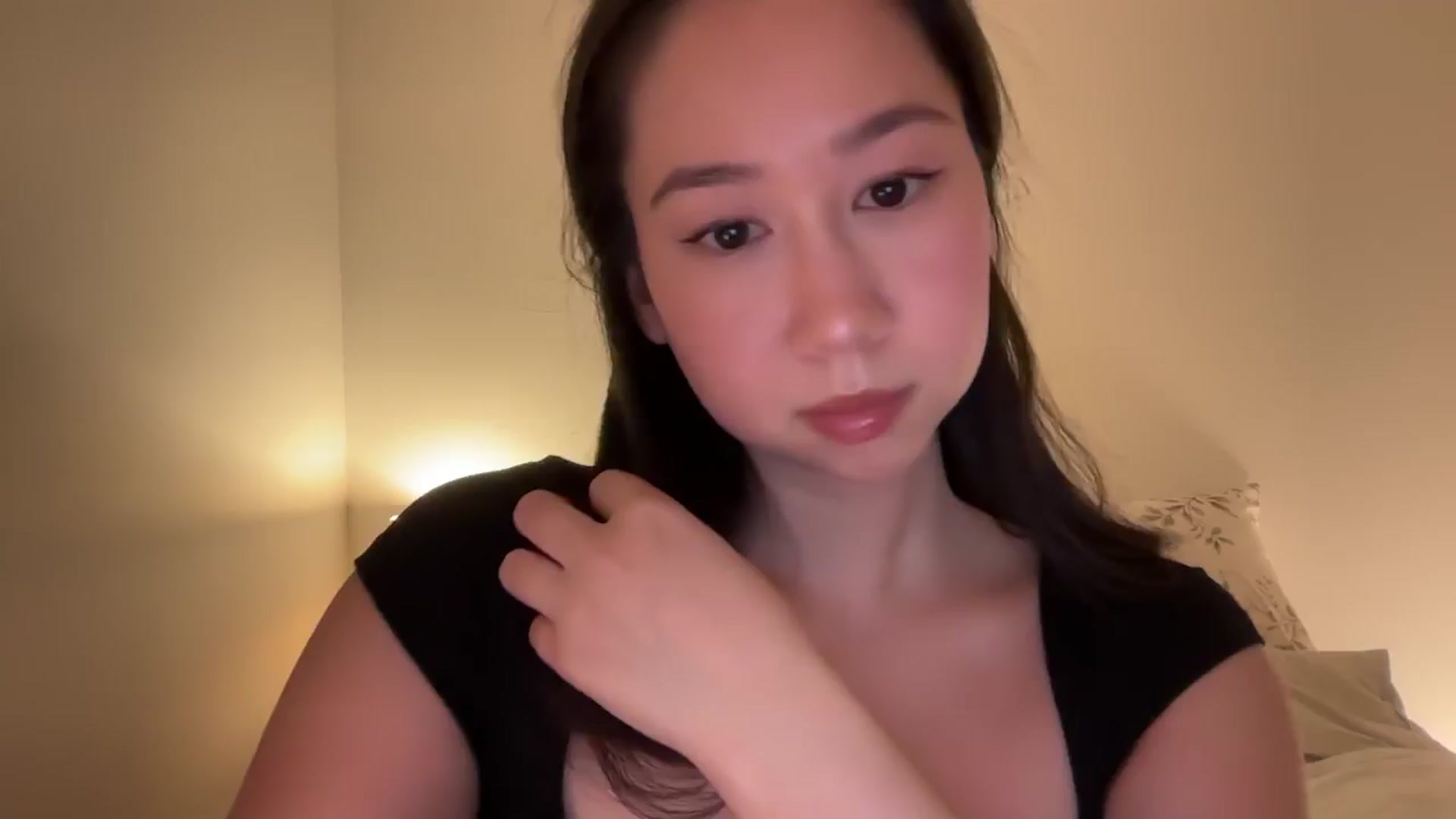 Gallery image thumbnail from cute_asian69's myfreecams stream on, 04/29/2025, 22:17 image 4 of 20