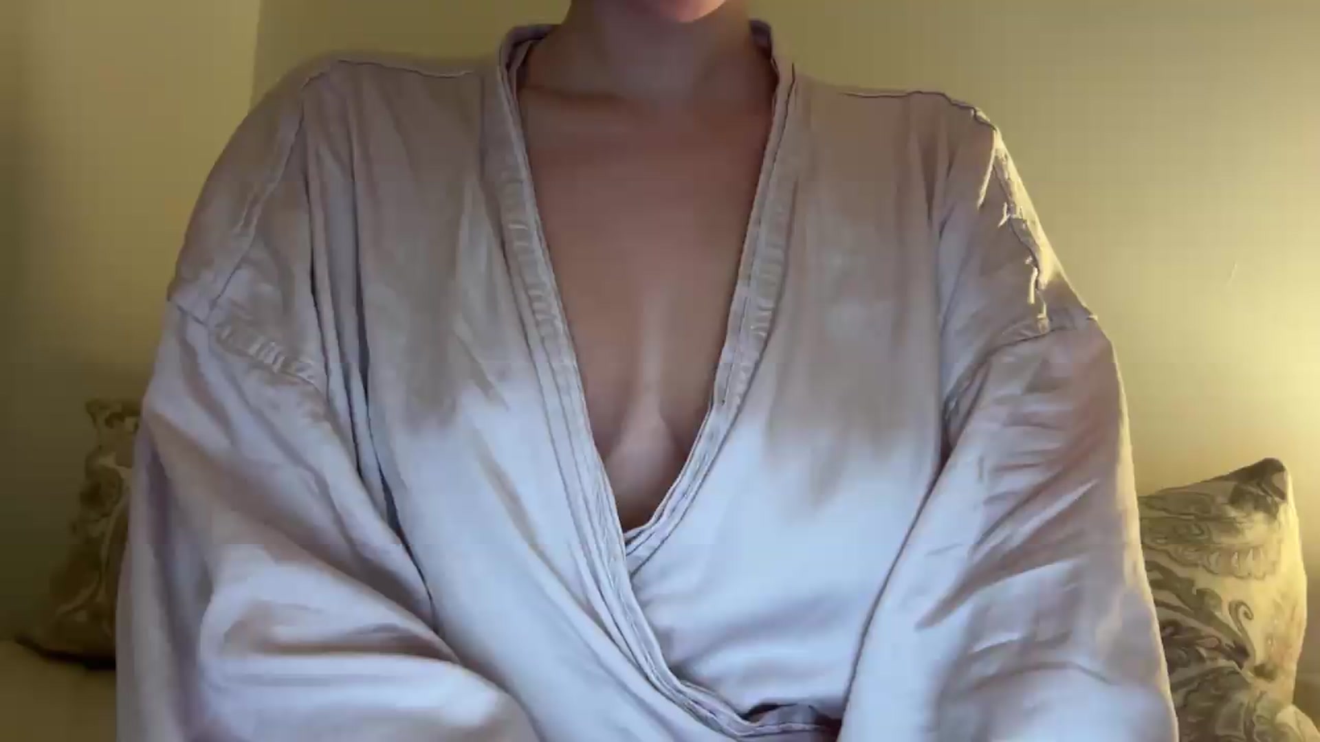 Gallery image thumbnail from cute_asian69's myfreecams stream on, 06/01/2026, 03:28 image 1 of 20